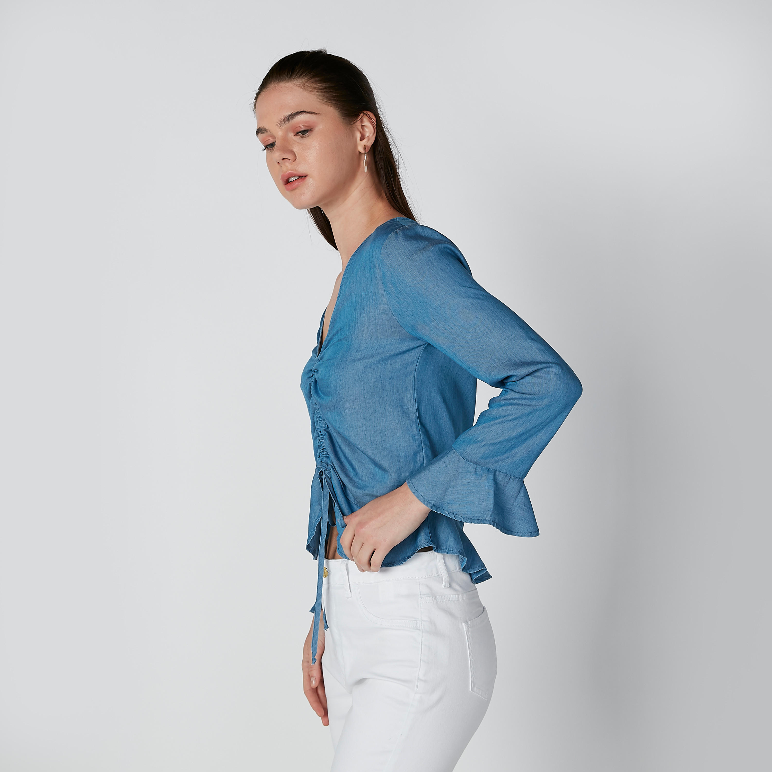 بلوزة سادة بياقة V وأربطة من لي كوبر-women-clothing-shirtsandblouses-blouses-image-4