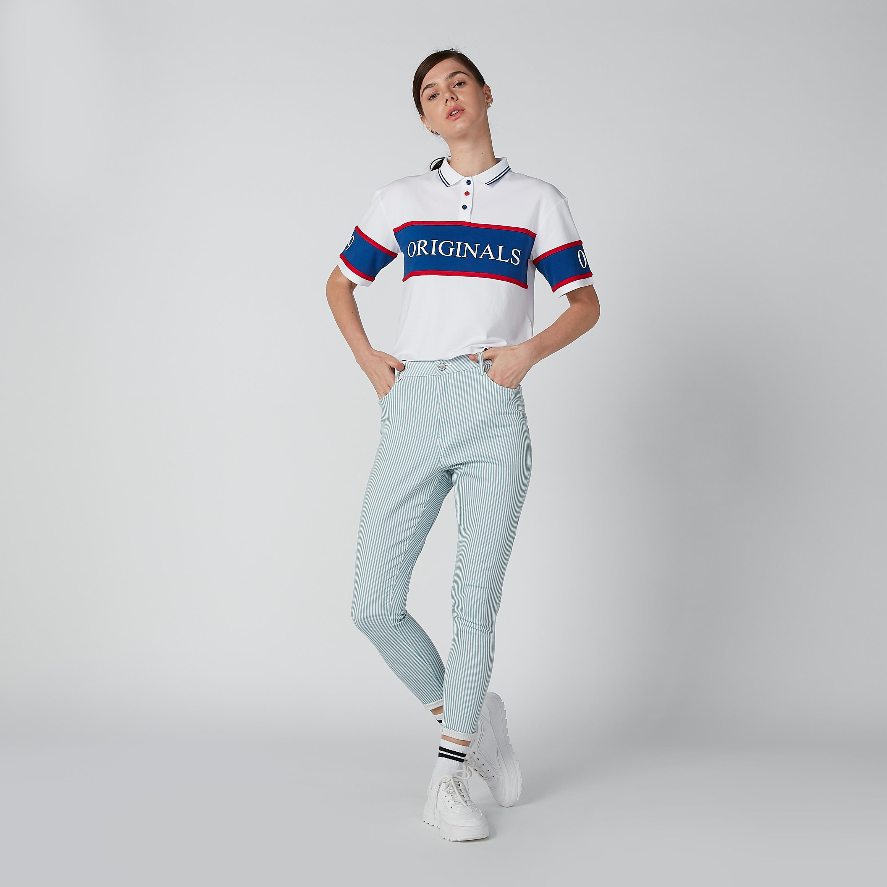 تيشيرت بأكمام قصيرة وياقة بولو وطبعات من لي كوبر-women-clothing-tshirts-image-1