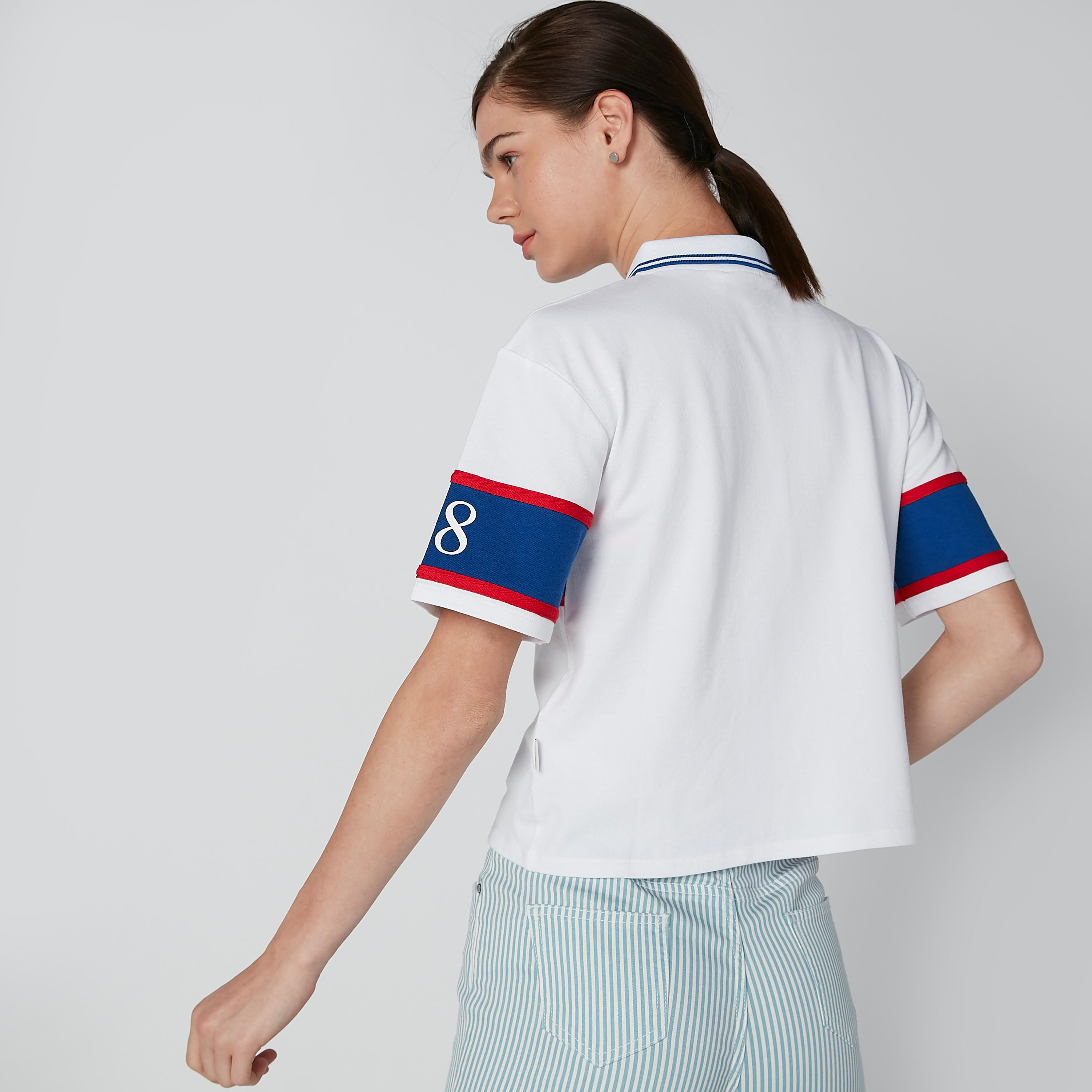 تيشيرت بأكمام قصيرة وياقة بولو وطبعات من لي كوبر-women-clothing-tshirts-image-2