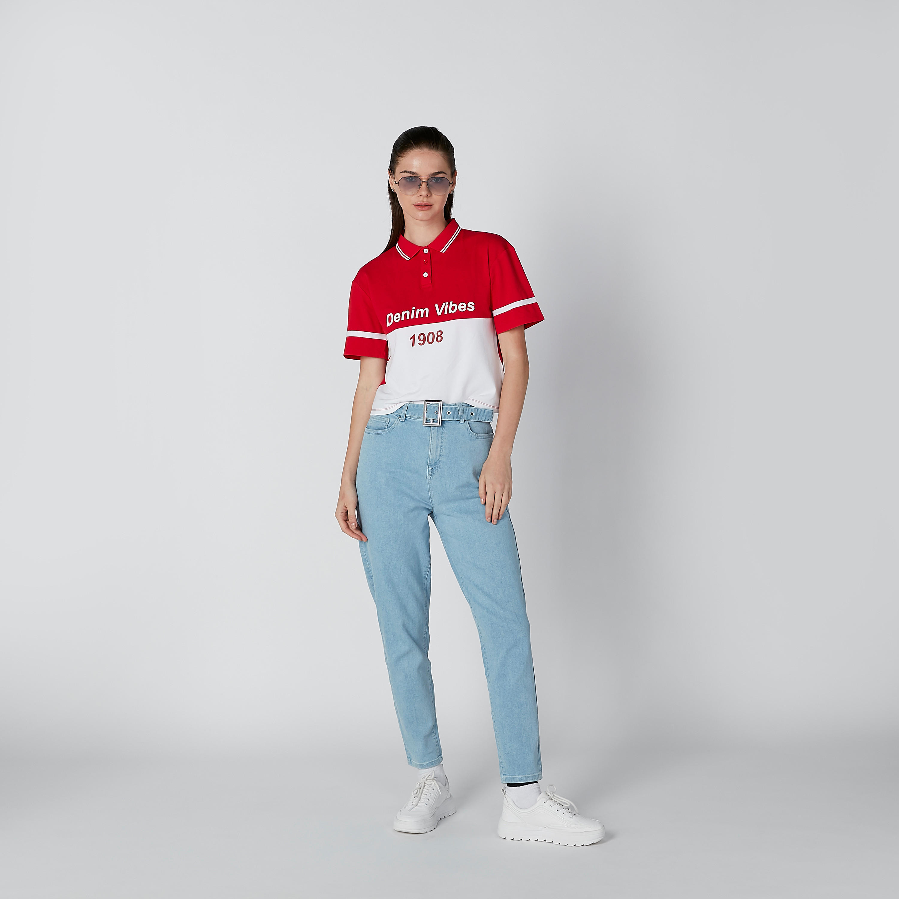 تيشيرت بأكمام قصيرة وياقة بولو وطبعات من لي كوبر-women-clothing-tshirts-image-3
