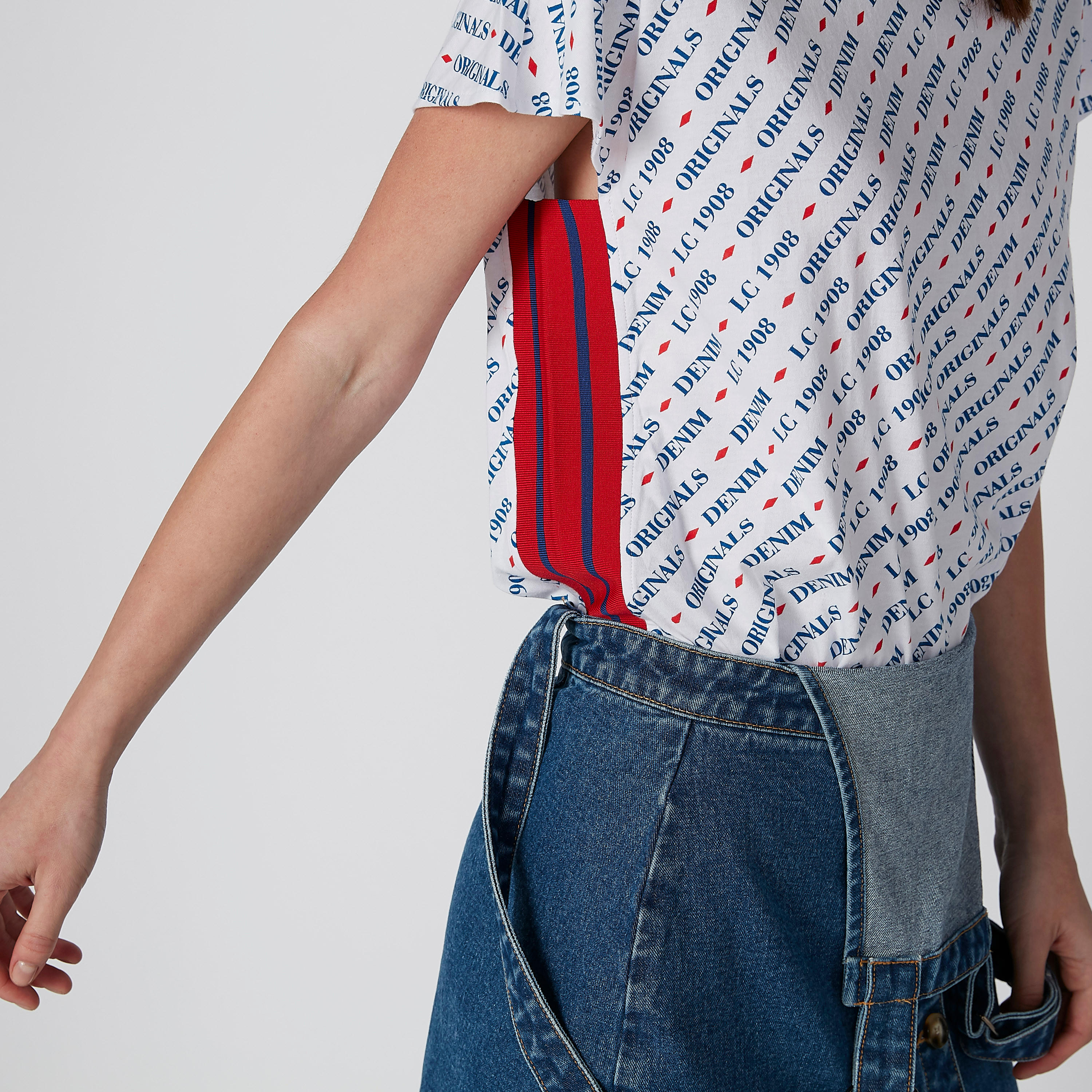 تيشيرت بأكمام كاب وشريطة وطبعات من لي كوبر-women-clothing-tshirts-image-5