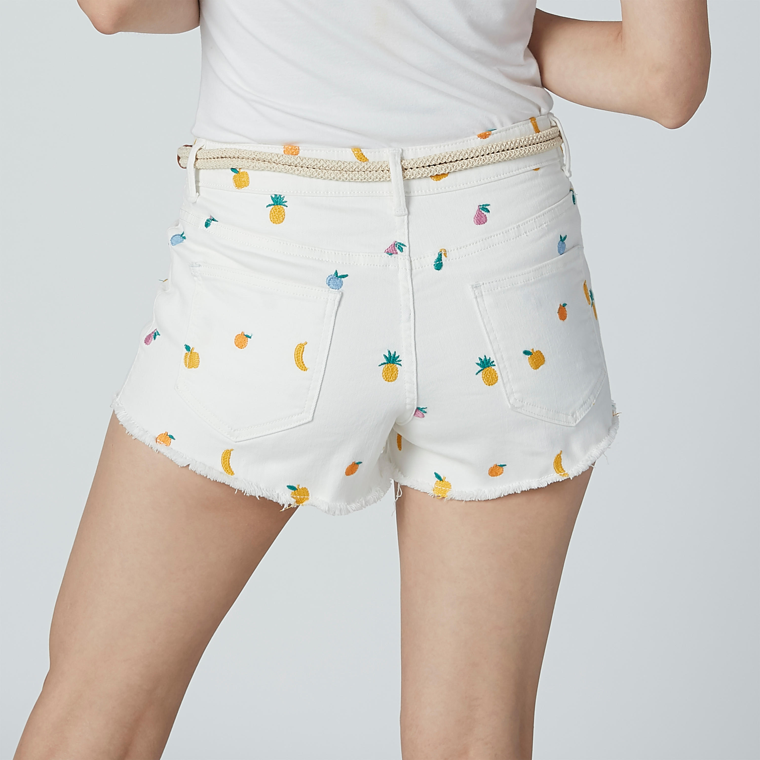 شورت مطّرز بجيوب من لي كوبر-women-clothing-bottoms-shorts-image-4