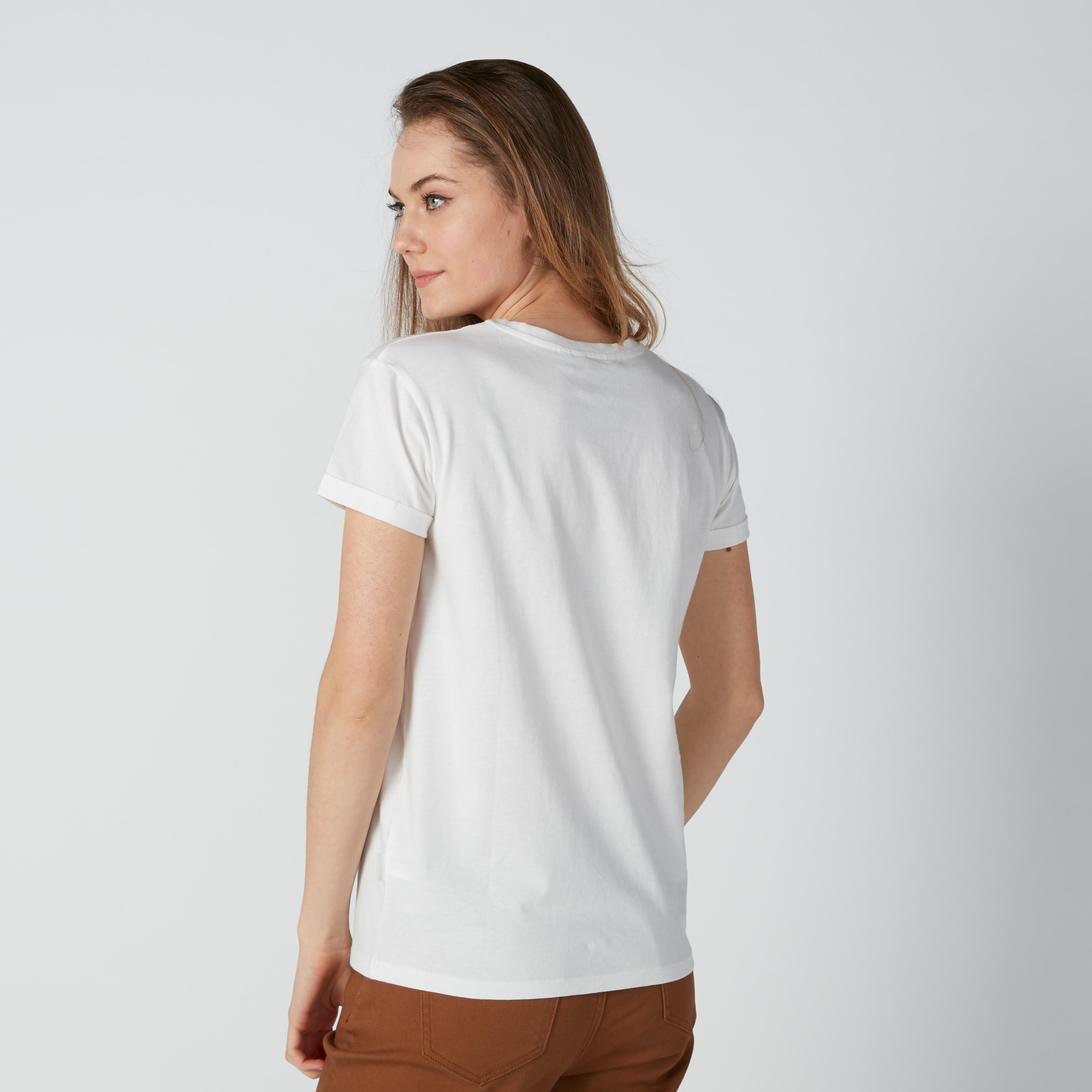 تيشيرت مستدام مطرّز بياقة ضيقة وأكمام قصيرة-women-clothing-tshirts-image-3