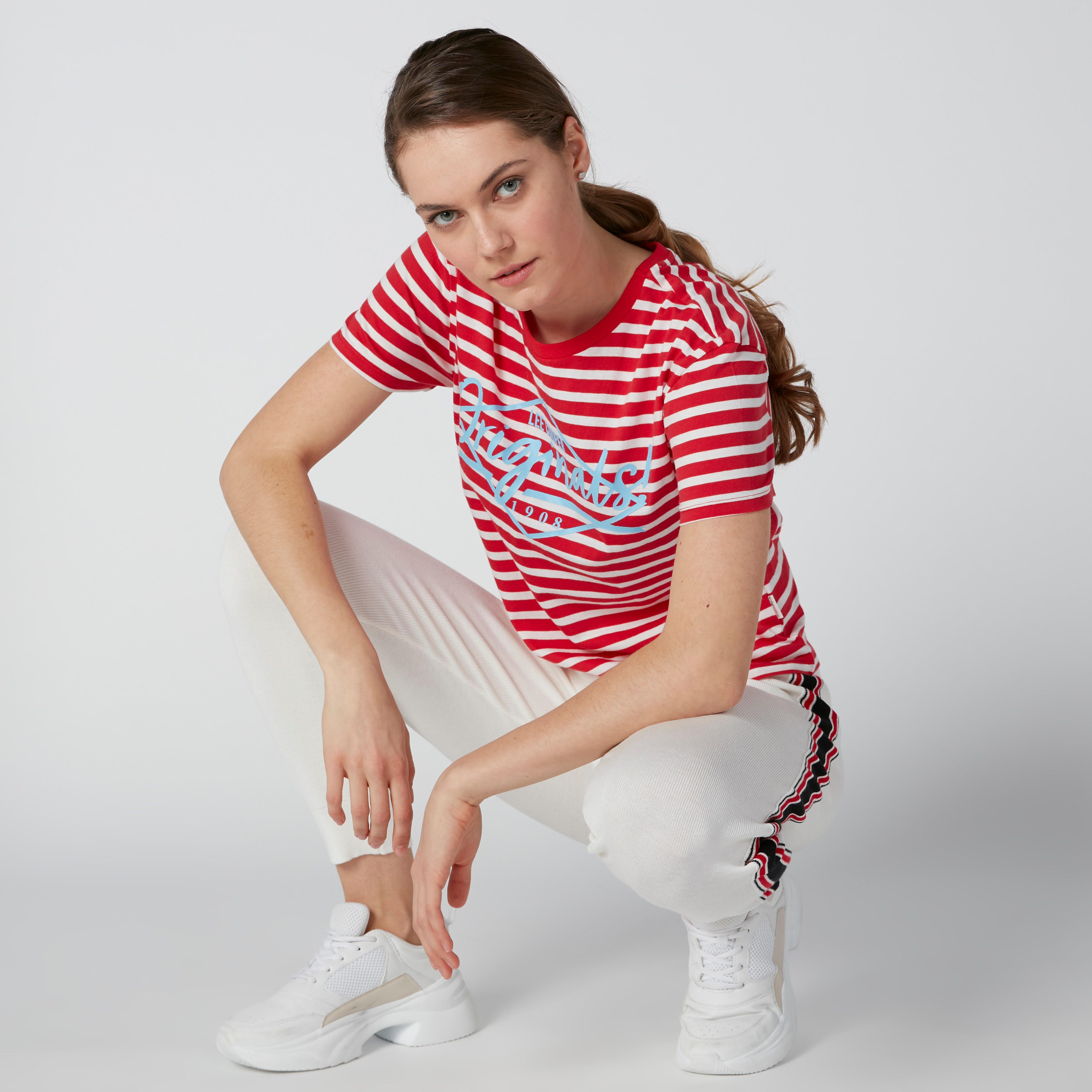 تيشيرت مستدام مقلّم من لي كوبر-women-clothing-tshirts-image-2