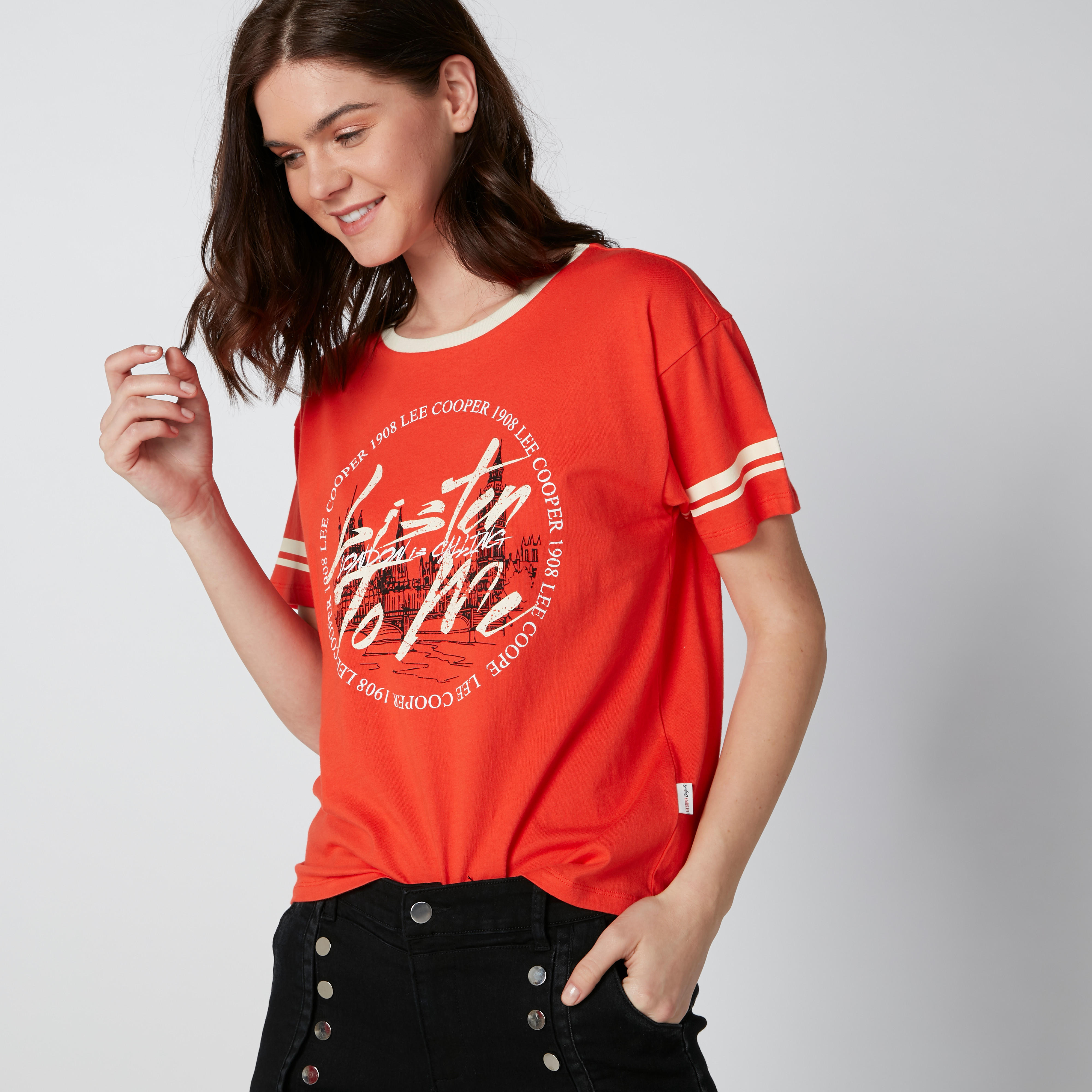 تيشيرت مستدام بياقة مستديرة وطبعات-women-clothing-tshirts-image-3