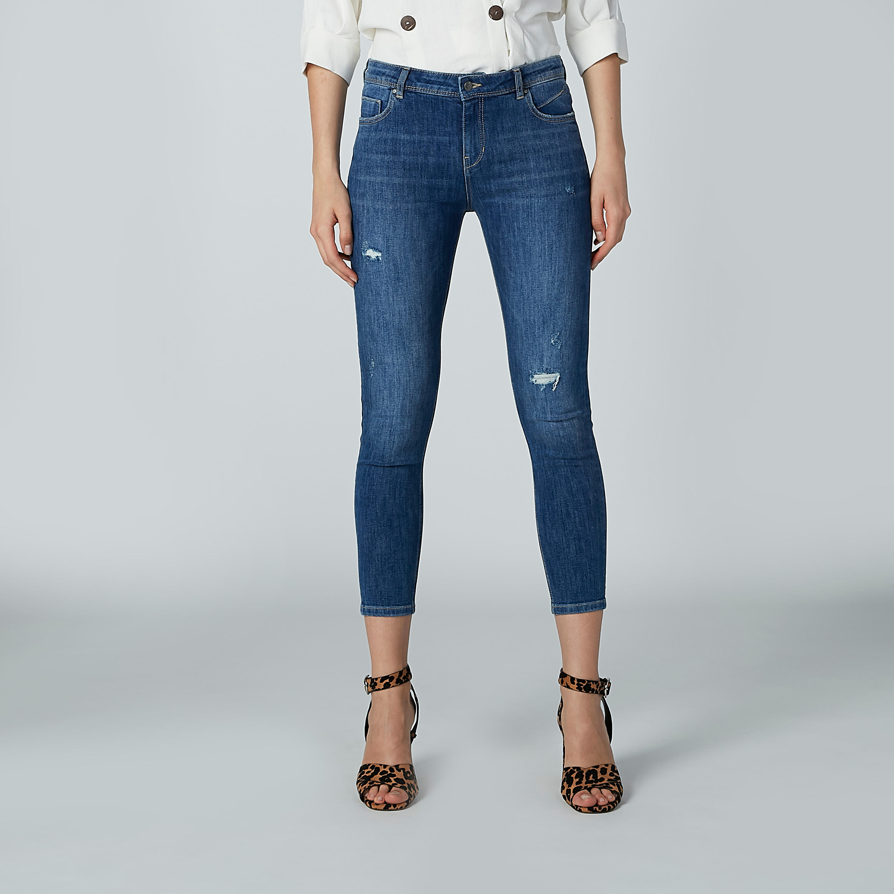 بنطال جينز ممزّق بجيوب وحلقات للحزام من لي كوبر-women-clothing-bottoms-jeans-image-1