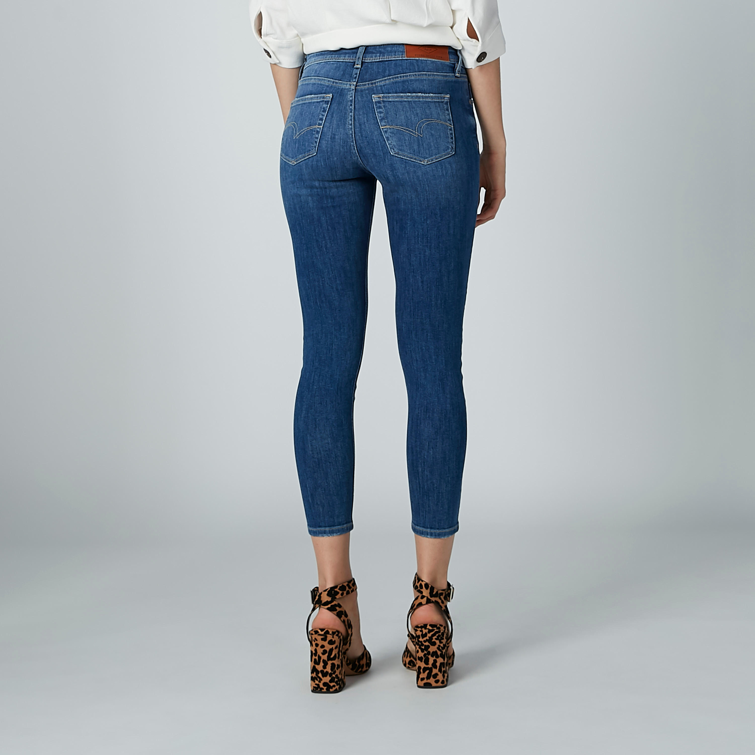 بنطال جينز ممزّق بجيوب وحلقات للحزام من لي كوبر-women-clothing-bottoms-jeans-image-5