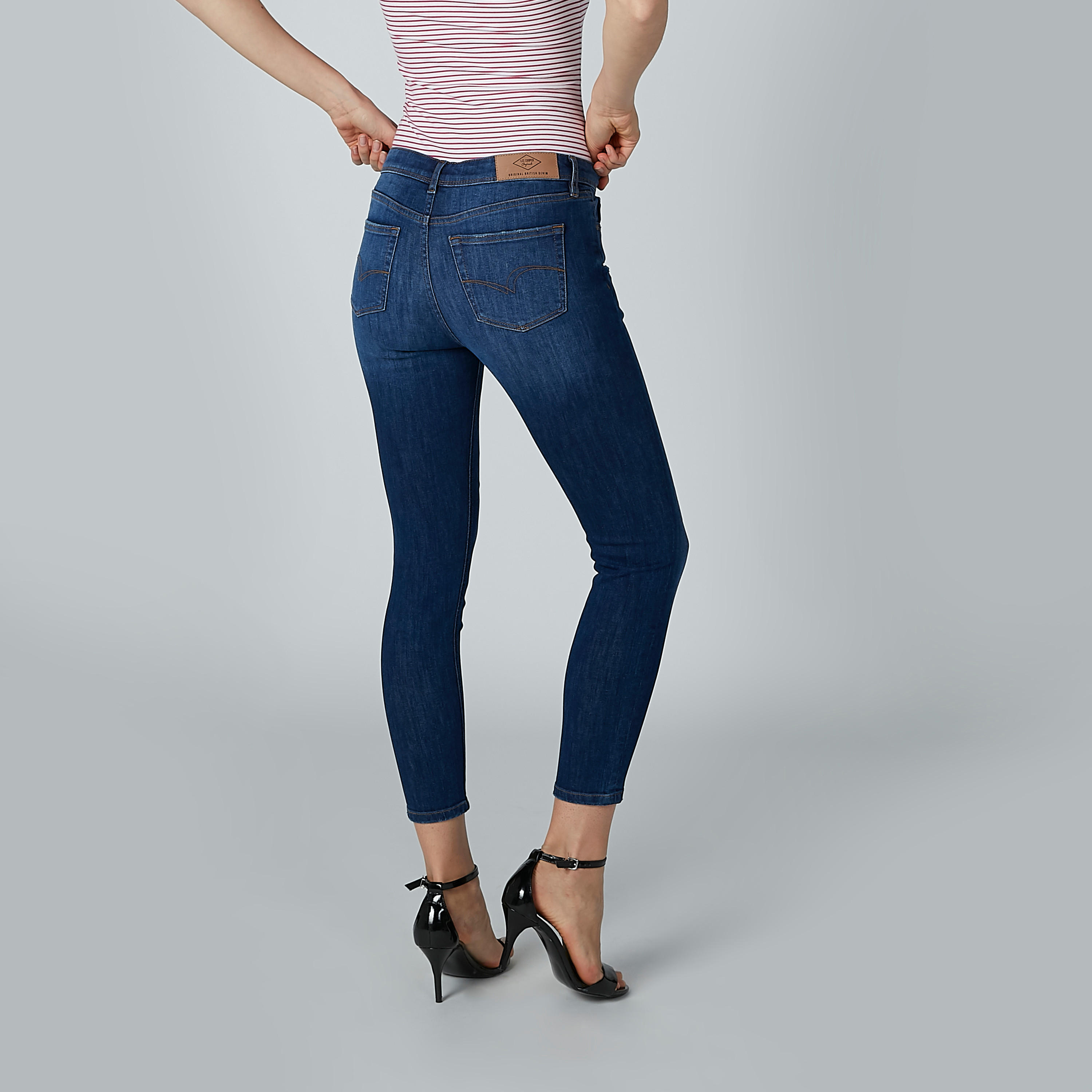 بنطال جينز سادة بجيوب من لي كوبر-women-clothing-bottoms-jeans-image-4