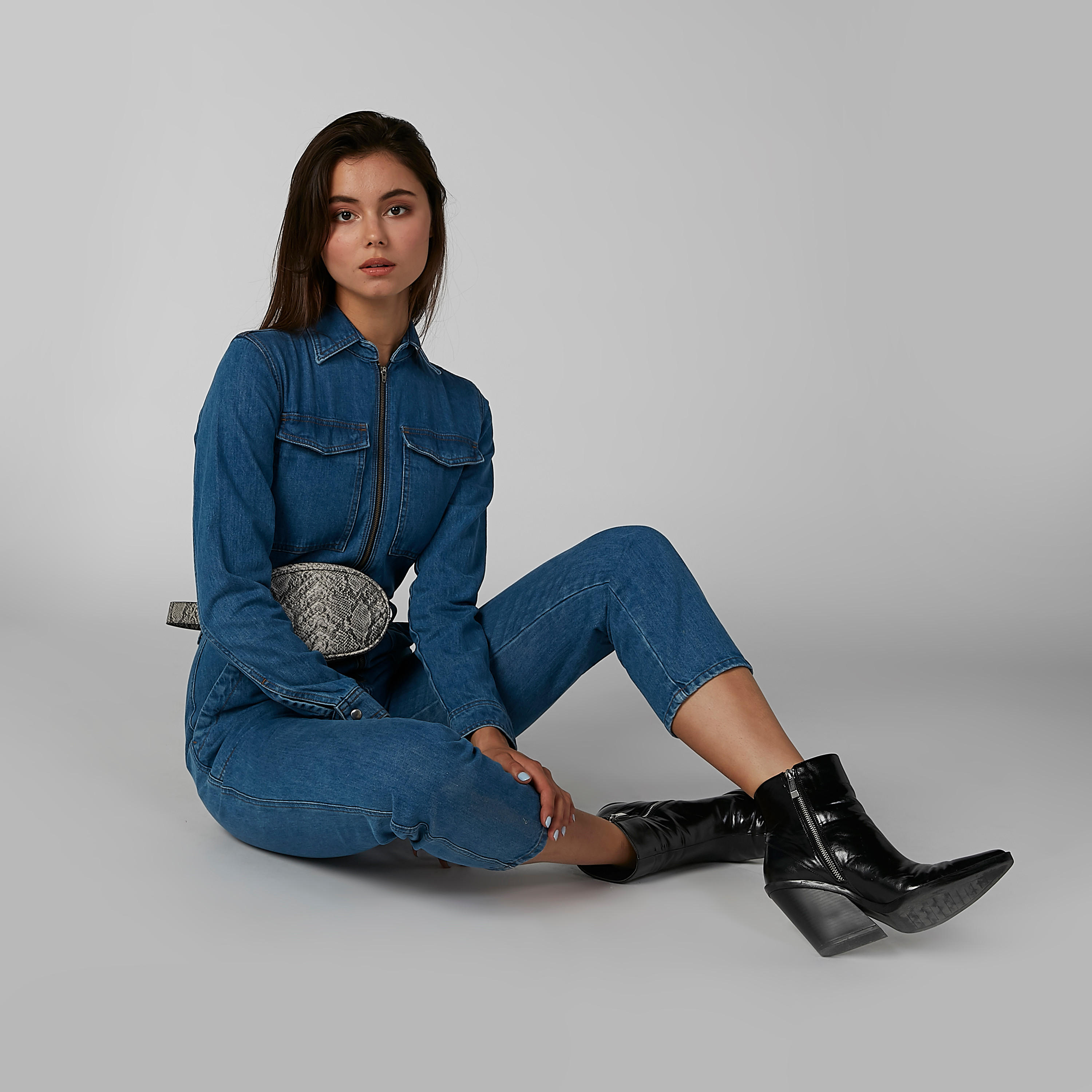 أفرول دينم بجيوب وأربطة من لي كوبر-women-clothing-jumpsuits-image-4