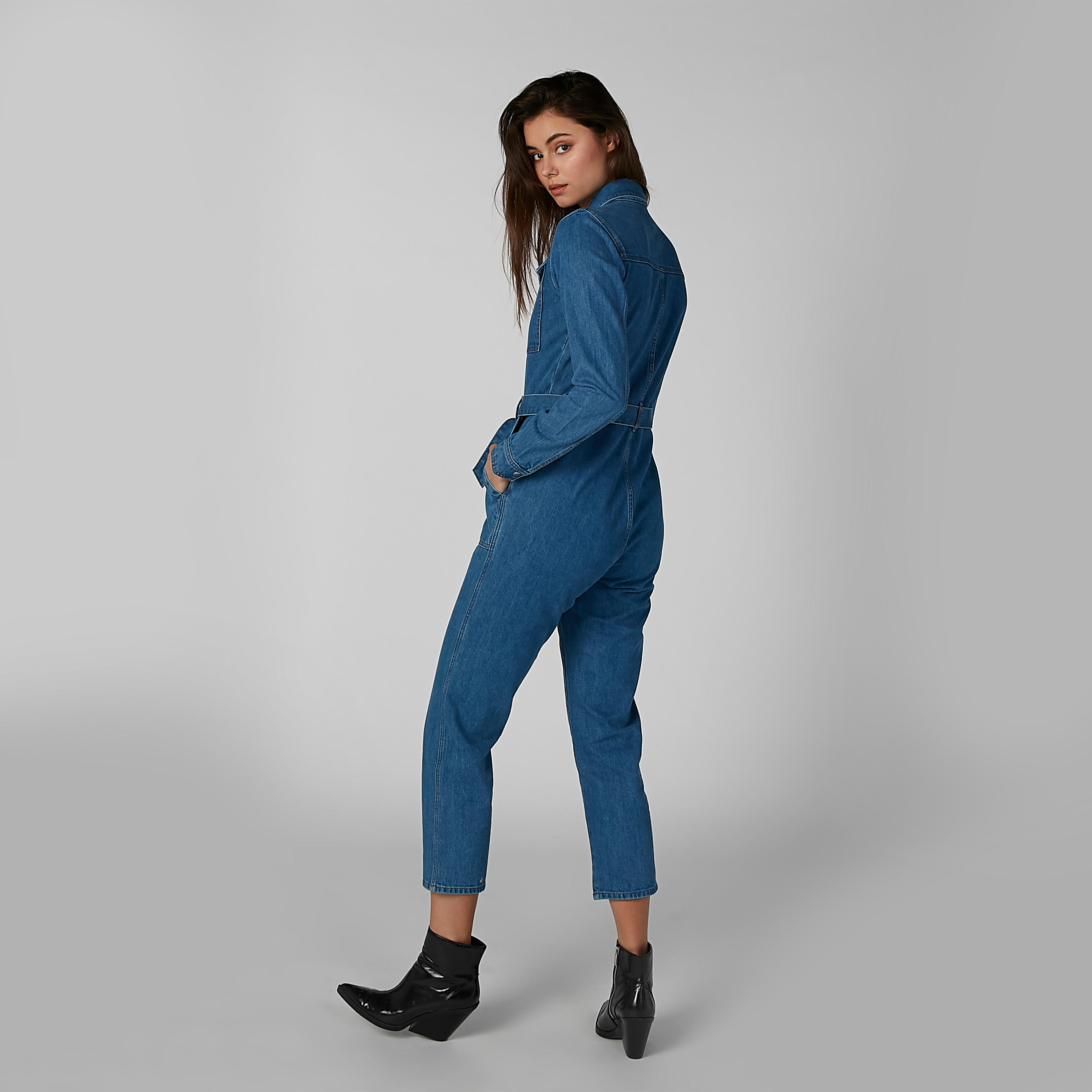 أفرول دينم بجيوب وأربطة من لي كوبر-women-clothing-jumpsuits-image-5