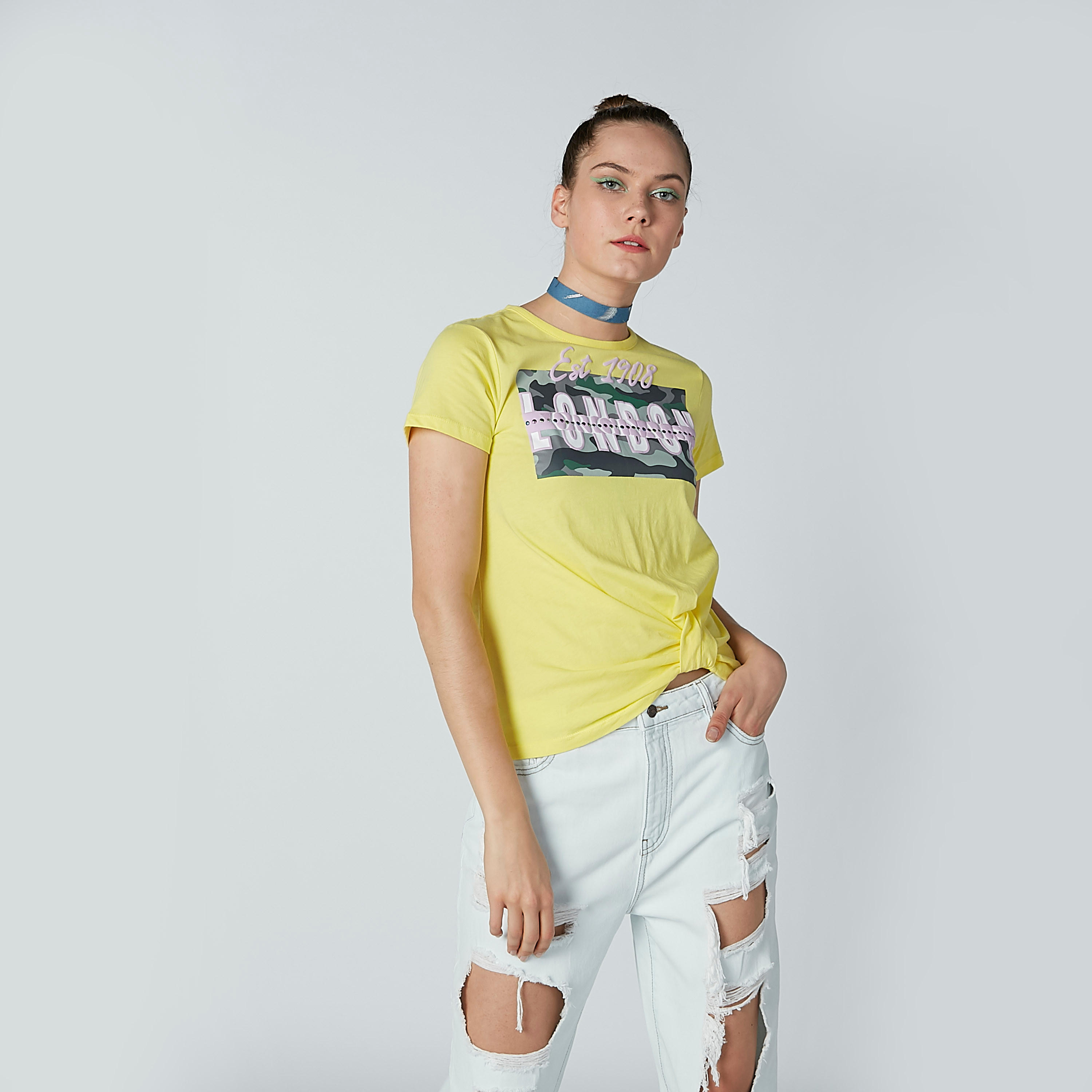 تيشيرت بياقة مستديرة وأكمام قصيرة وطبعات من لي كوبر-women-clothing-tshirts-image-2