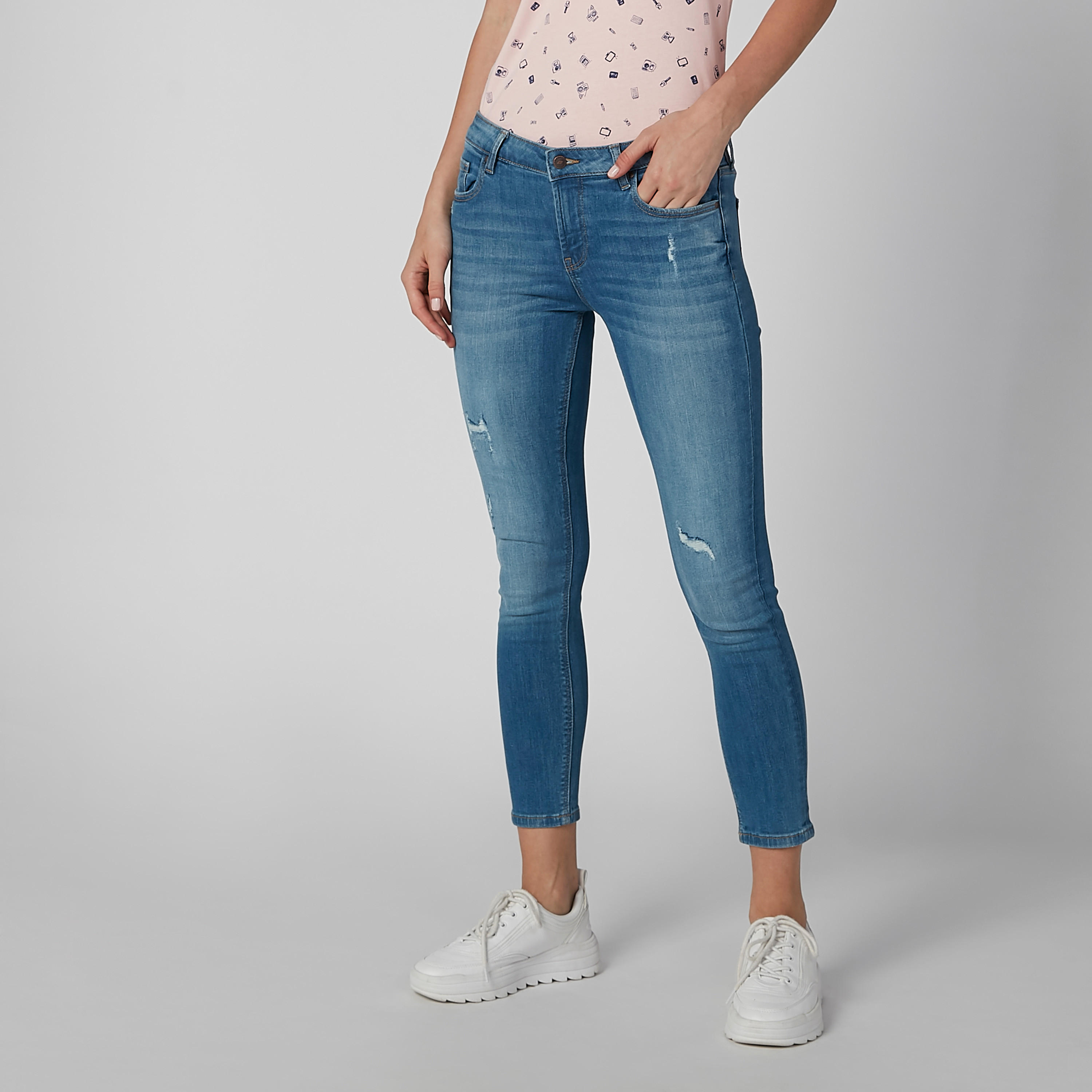 بنطال جينز ممزّق بجيوب وحلقات للحزام من لي كوبر-women-clothing-bottoms-jeans-image-1