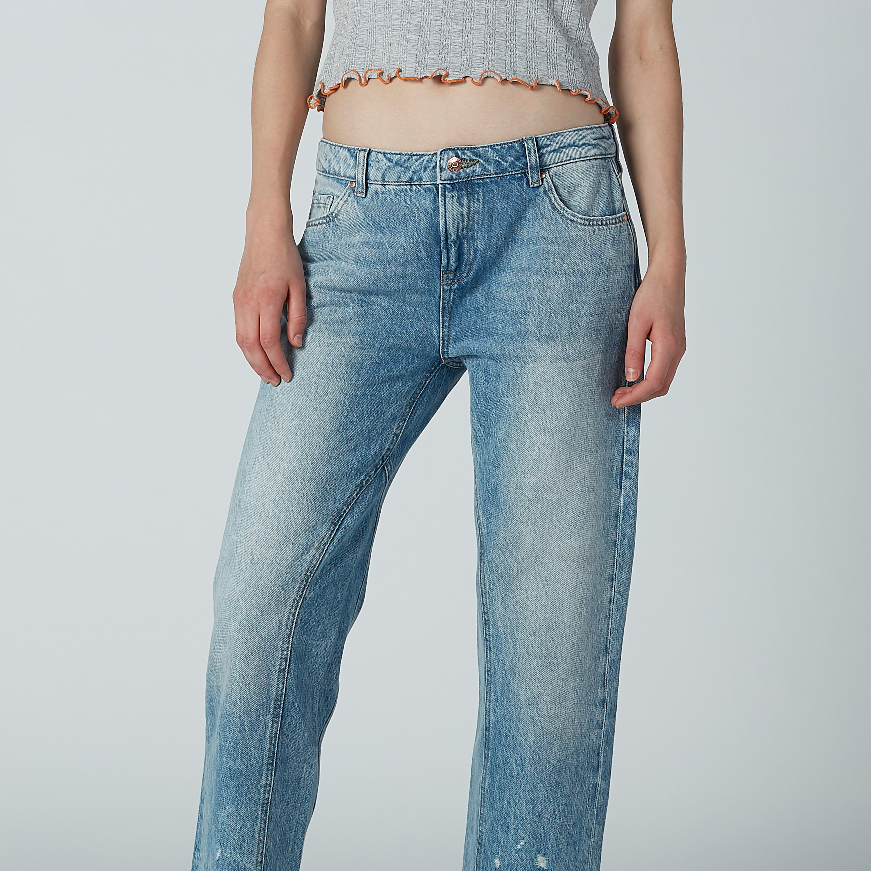 بنطال جينز ممزّق بجيوب وحلقات للحزام من لي كوبر-women-clothing-bottoms-jeans-image-4