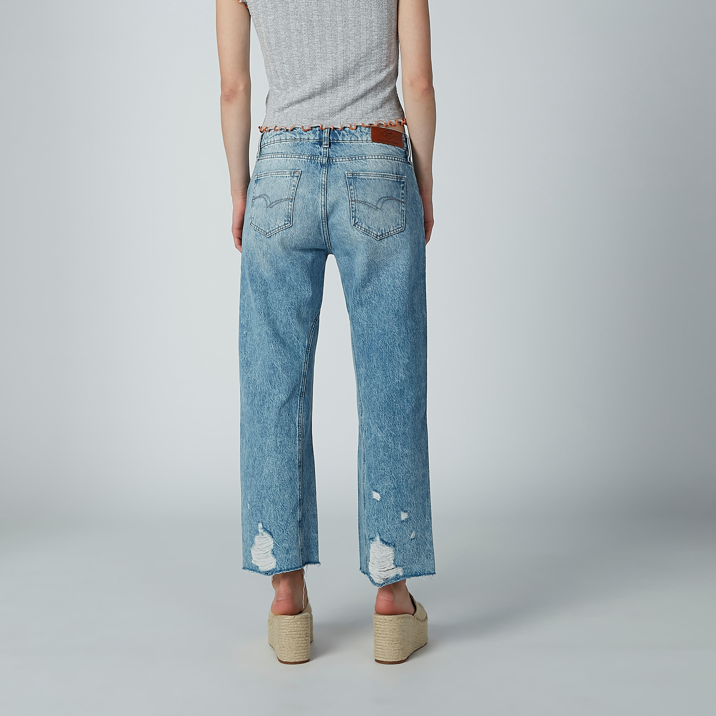 بنطال جينز ممزّق بجيوب وحلقات للحزام من لي كوبر-women-clothing-bottoms-jeans-image-7