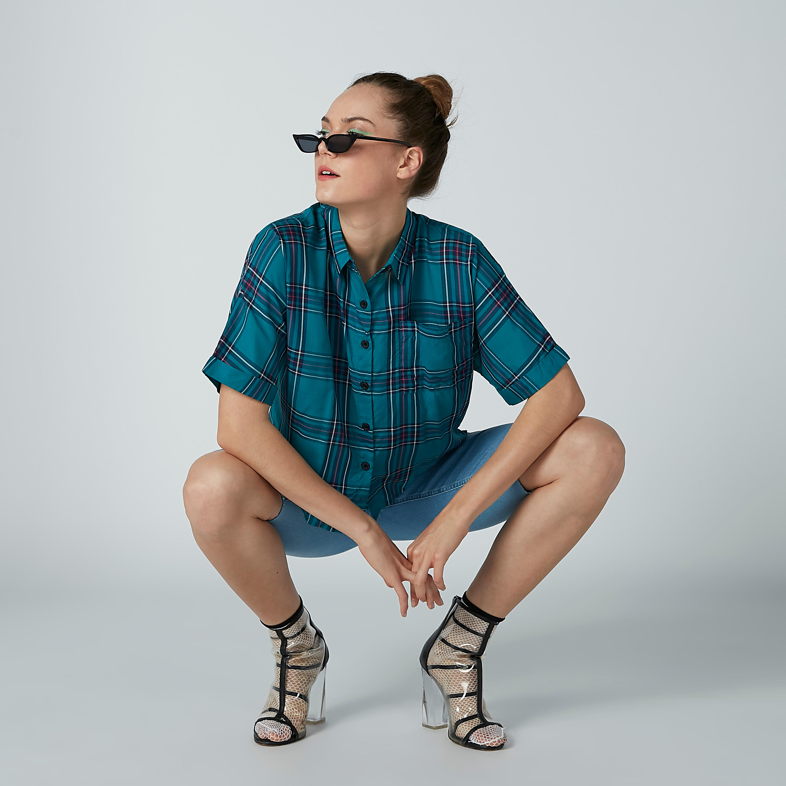 شورت دينم بجيوب من لي كوبر-women-clothing-bottoms-shorts-image-2