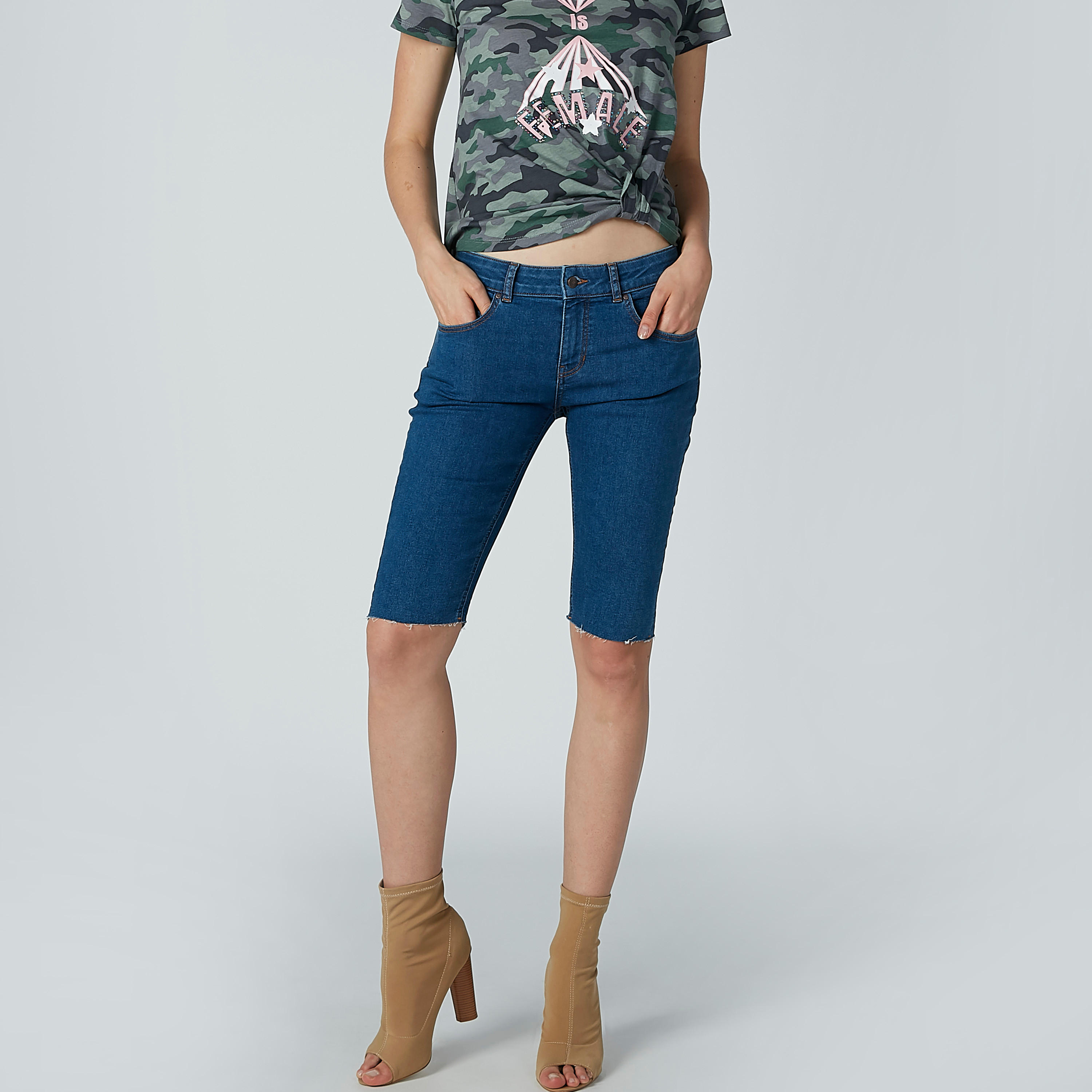شورت دينم بجيوب من لي كوبر-women-clothing-bottoms-shorts-image-3