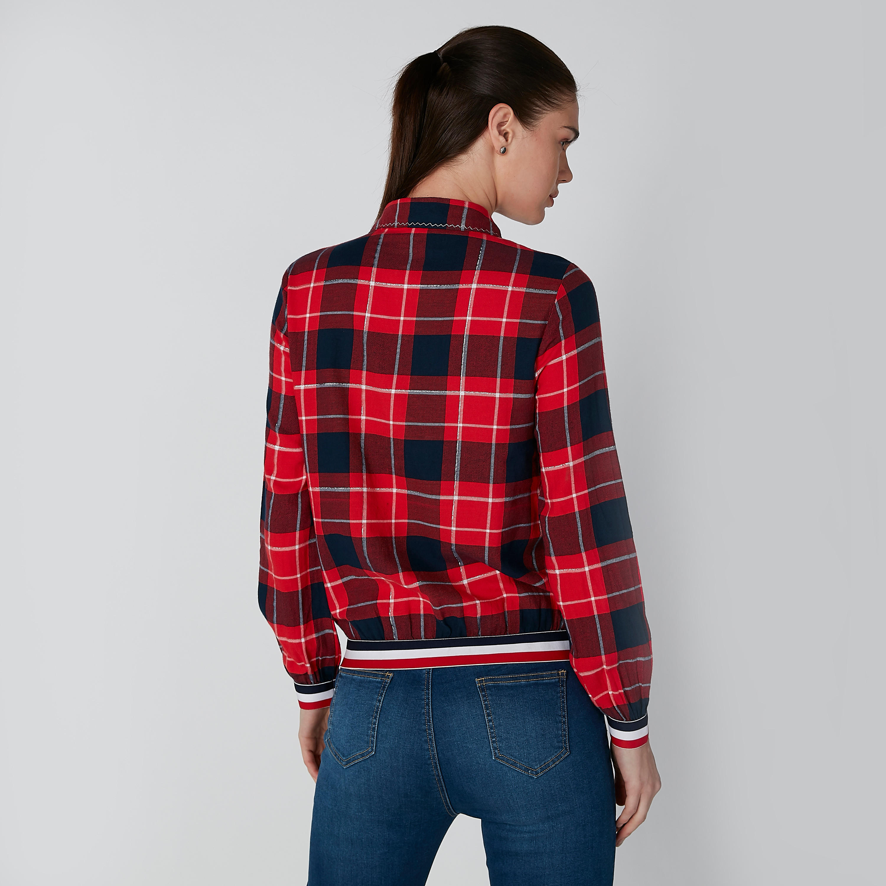 جاكيت بومبر كاروهات بسحّاب من لي كوبر-women-winterwear-coatsandjackets-jackets-image-2
