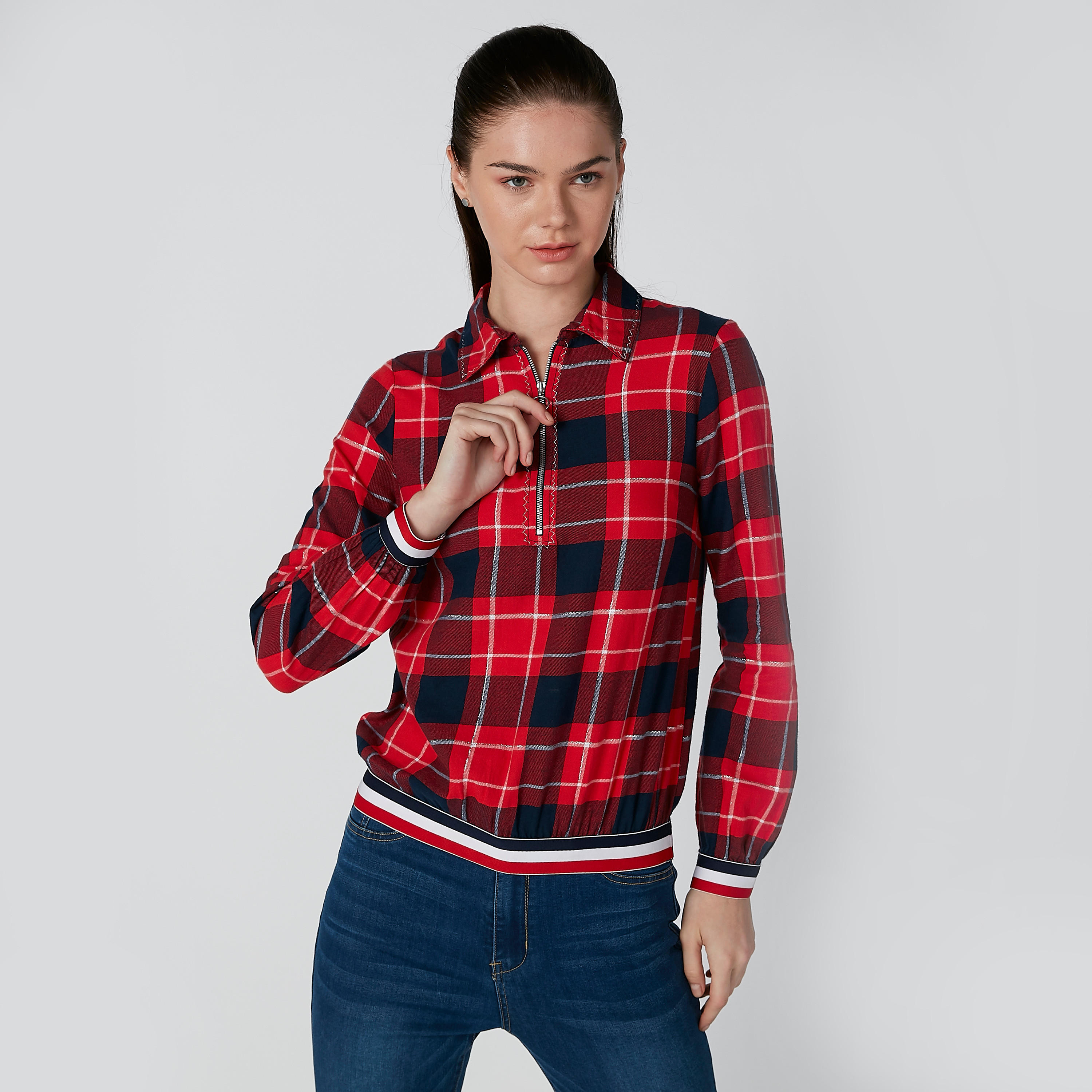 جاكيت بومبر كاروهات بسحّاب من لي كوبر-women-winterwear-coatsandjackets-jackets-image-3