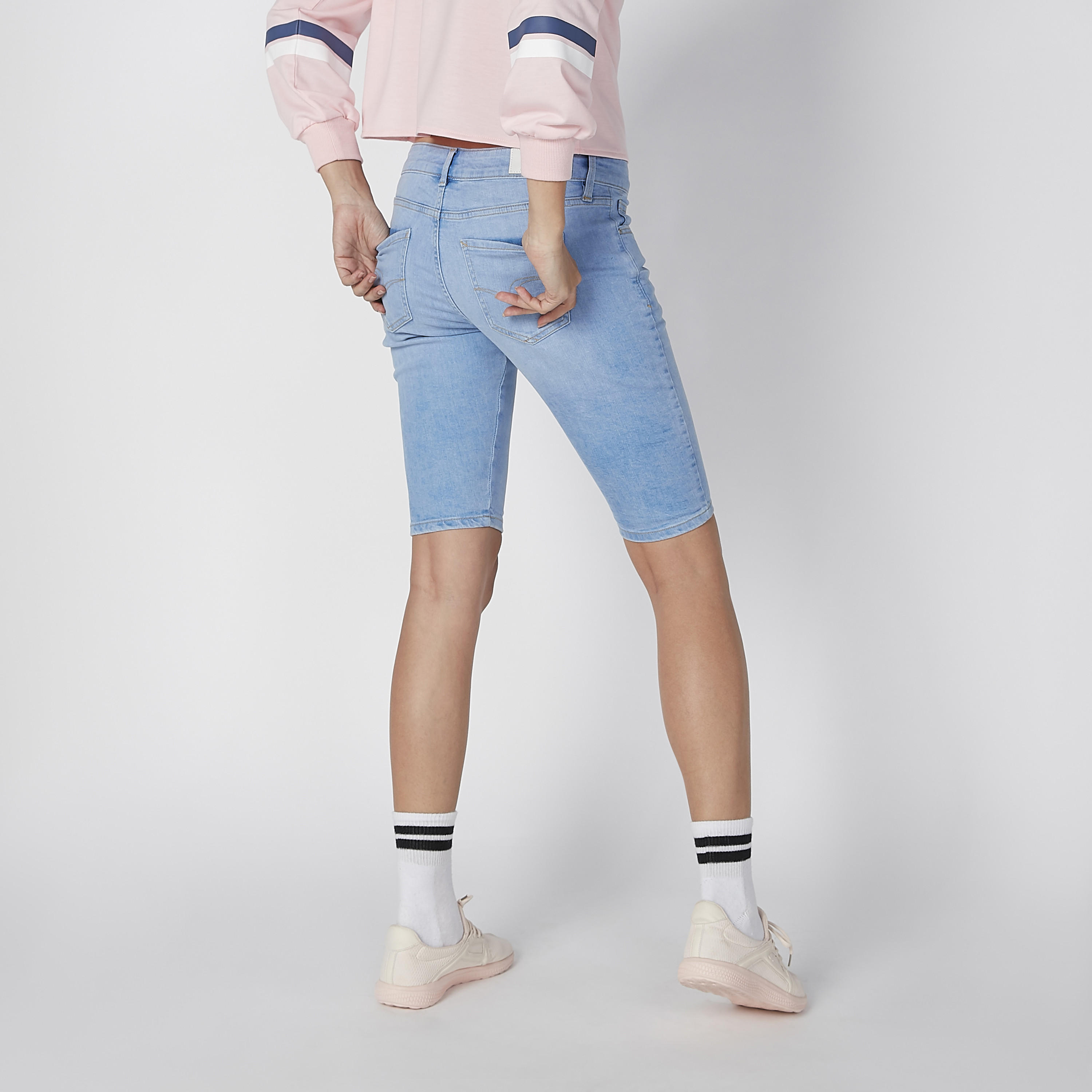 شورت دينم بجيوب وحلقات للحزام من لي كوبر-women-clothing-bottoms-shorts-image-2