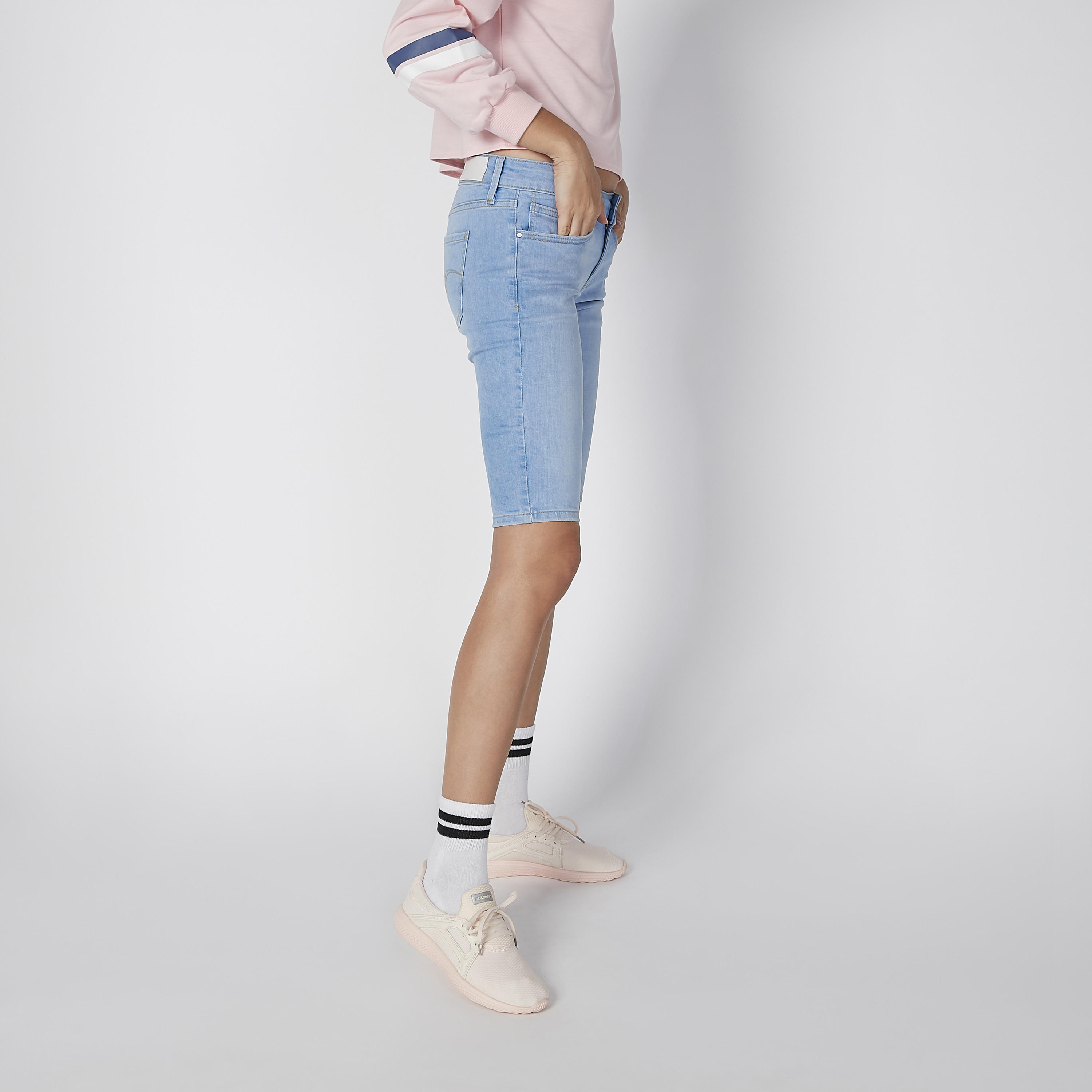 شورت دينم بجيوب وحلقات للحزام من لي كوبر-women-clothing-bottoms-shorts-image-3