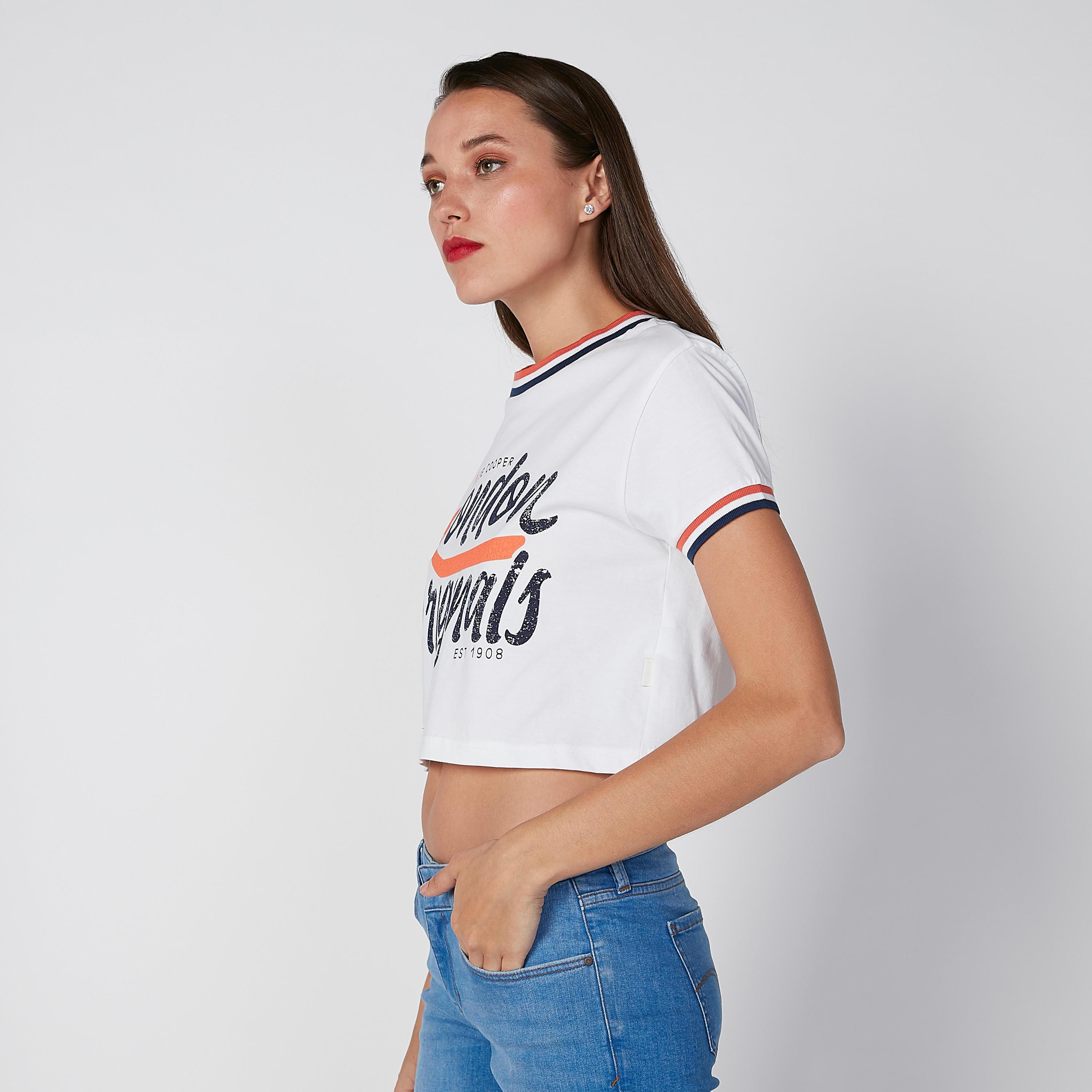 بلوزة مستدامة قصيرة بياقة مستديرة وأكمام قصيرة وطبعات-women-clothing-tshirts-image-4