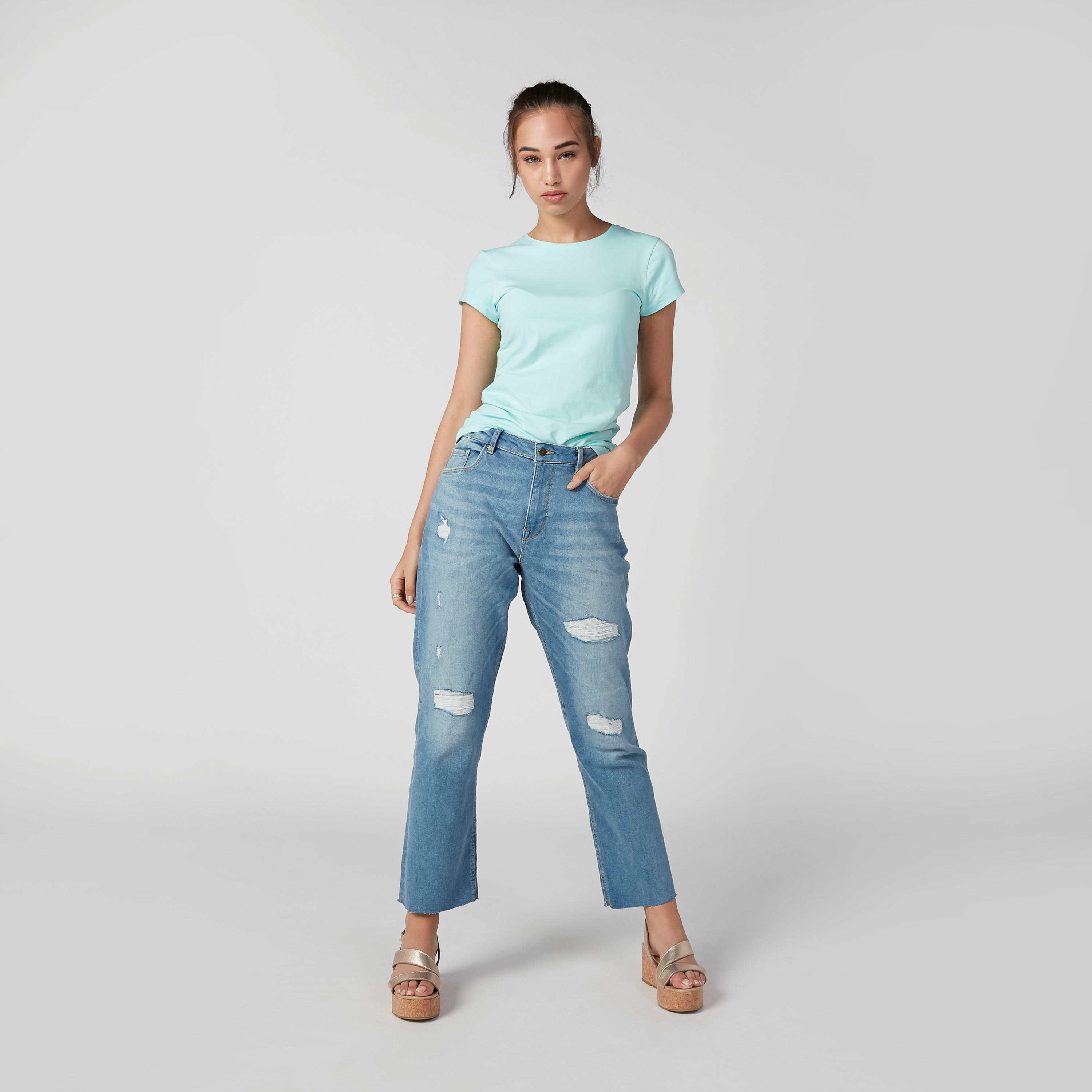 بنطال جينز ممزّق بخصر مرتفع وجيوب وحلقات للحزام-women-clothing-bottoms-jeans-image-1