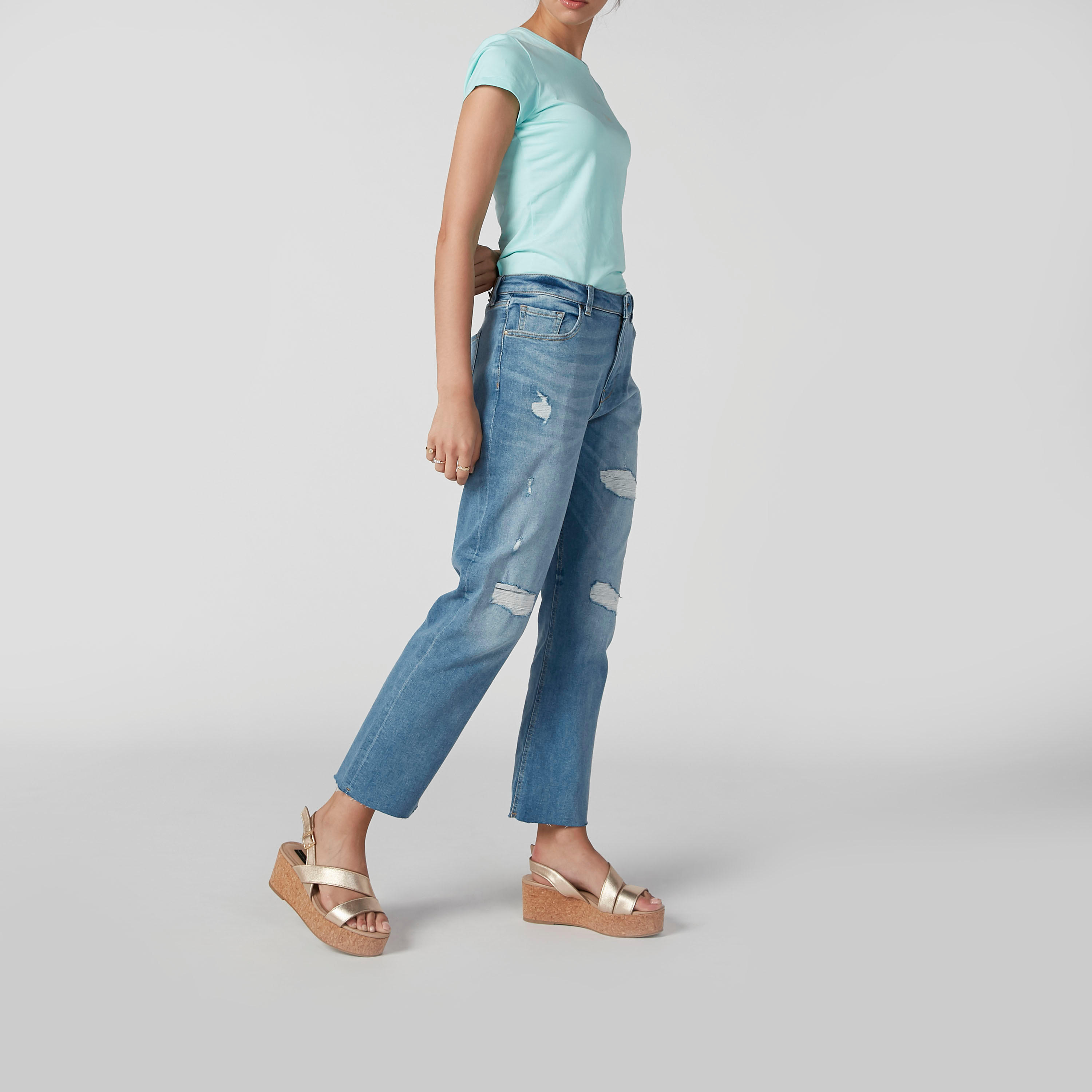 بنطال جينز ممزّق بخصر مرتفع وجيوب وحلقات للحزام-women-clothing-bottoms-jeans-image-2