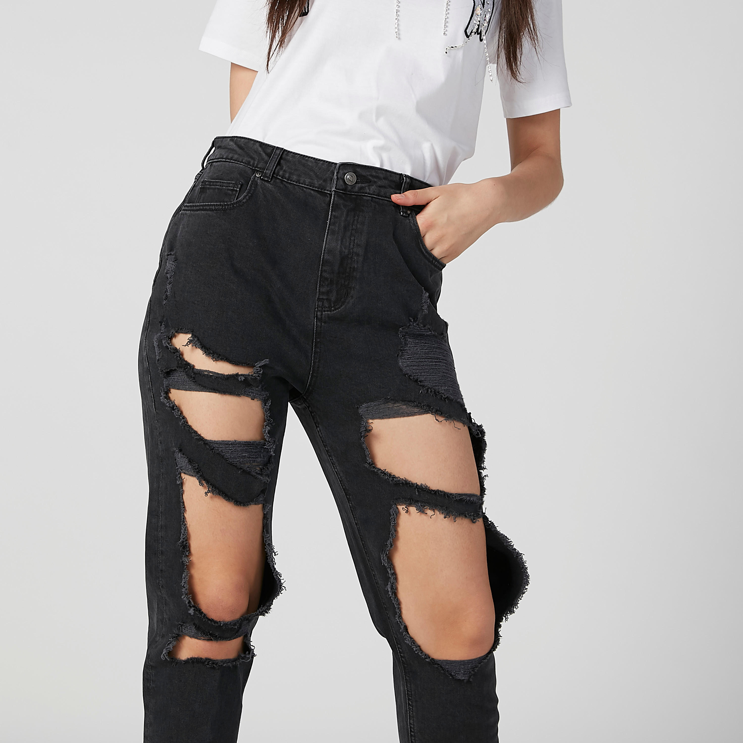 بنطلون جيز ممزّق بتفاصيل جيوب وعرواي حزام من لي كوبر-women-clothing-bottoms-jeans-image-4