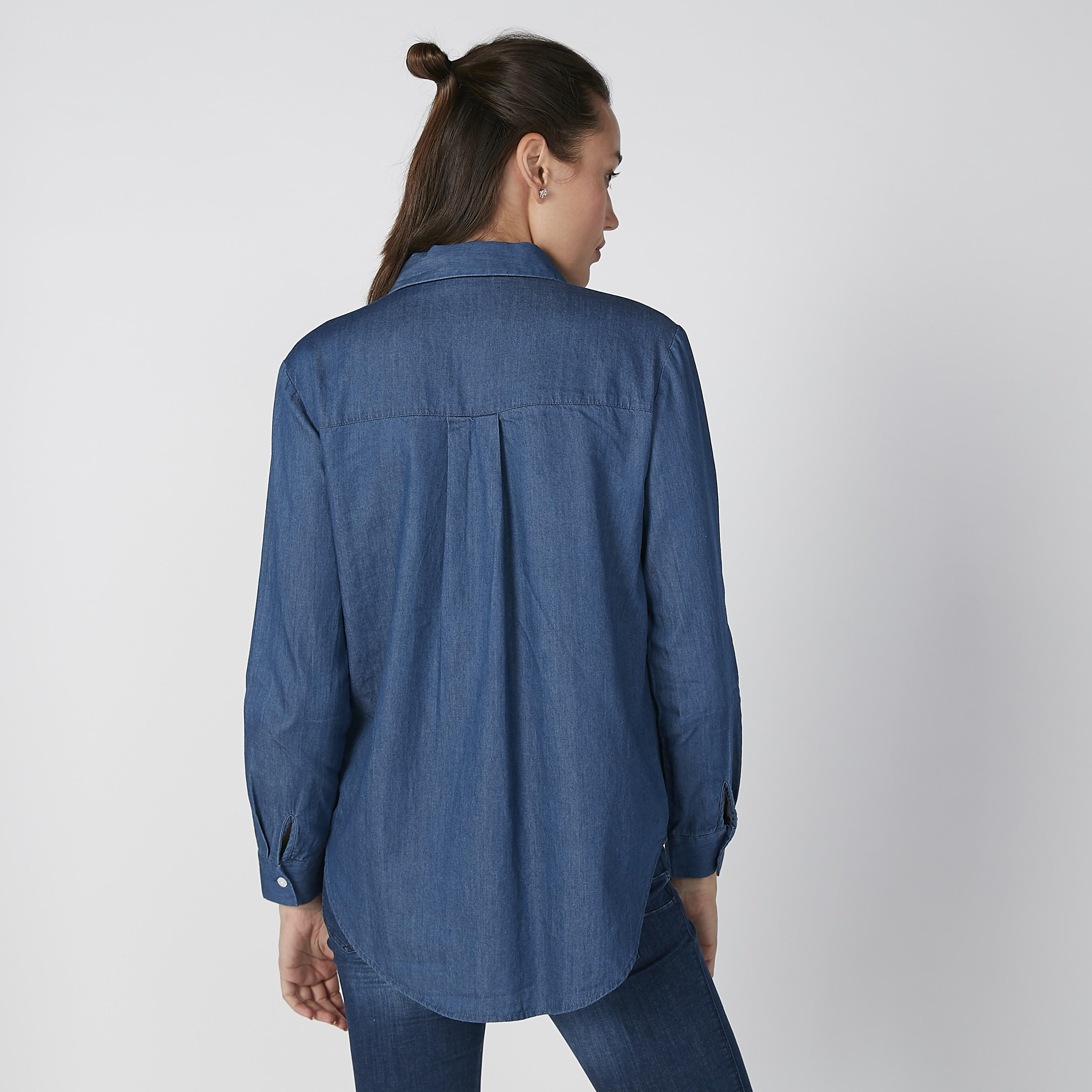 قميص سادة بياقة V وأكمام طويلة من لي كوبر-women-clothing-shirtsandblouses-shirts-image-2