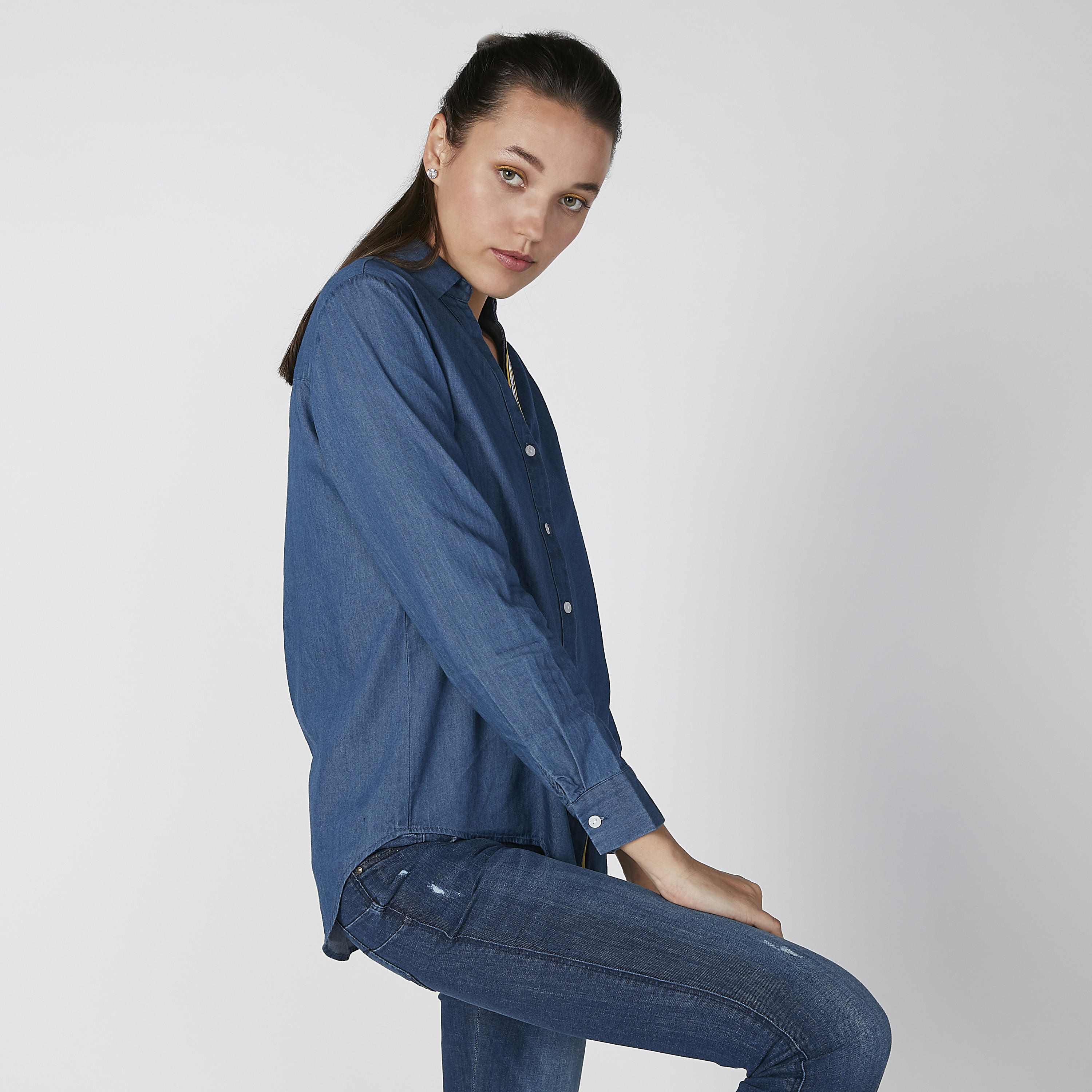 قميص سادة بياقة V وأكمام طويلة من لي كوبر-women-clothing-shirtsandblouses-shirts-image-5