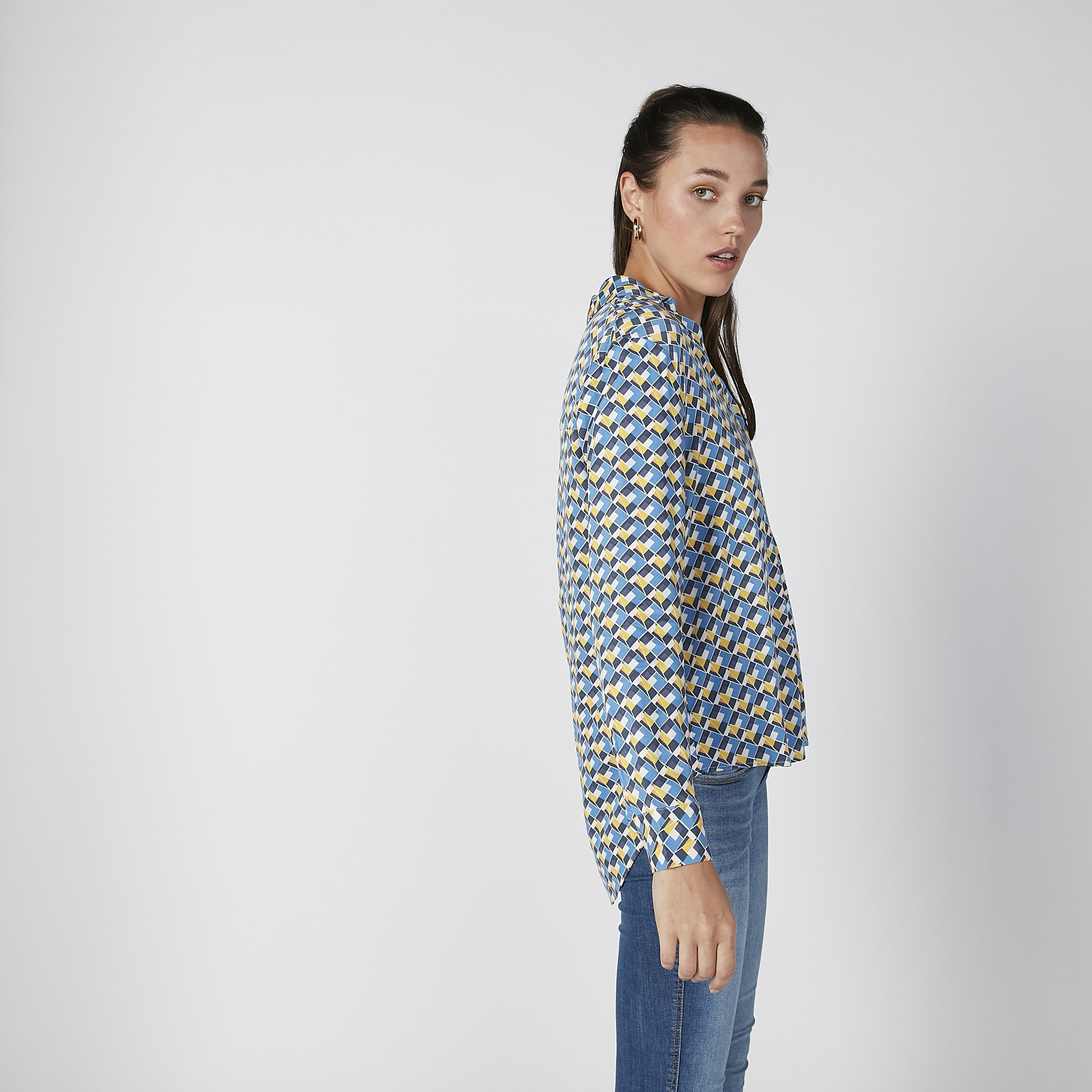قميص بياقة V وحوّاف غير مستوية وطبعات من لي كوبر-women-clothing-shirtsandblouses-shirts-image-4