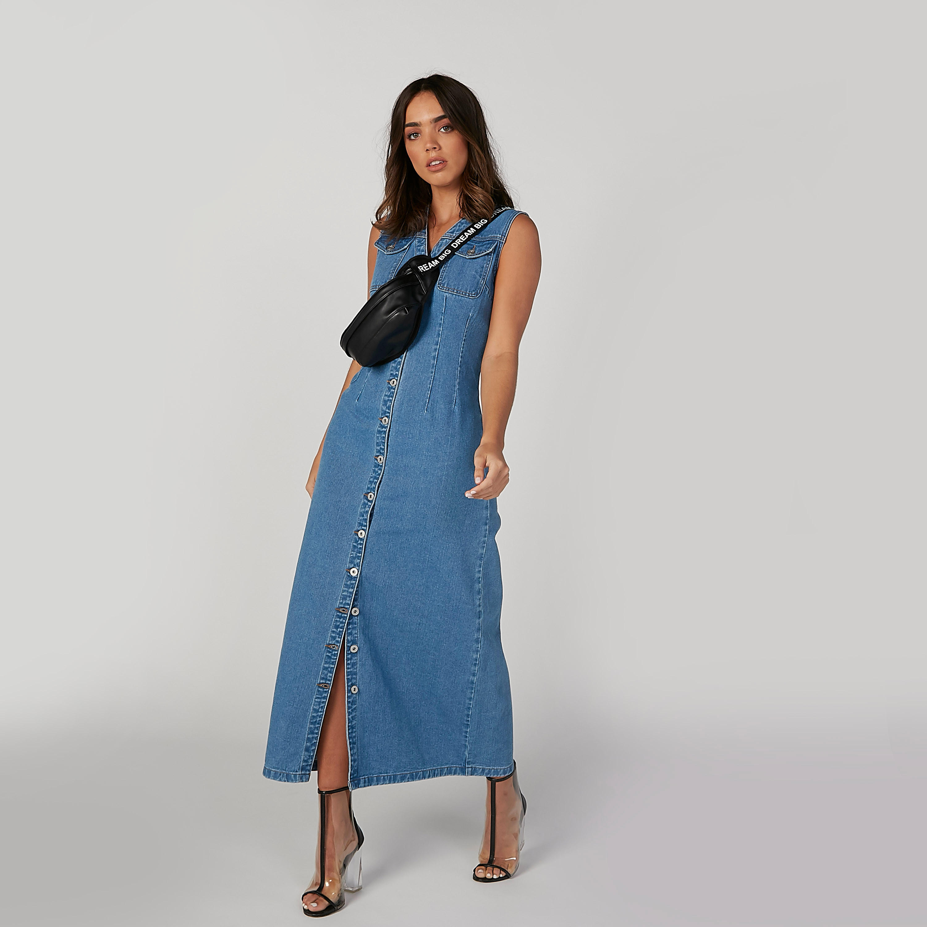 فستان قميص دينم طويل دون أكمام بجيوب بطيّة من لي كوبر-women-clothing-dresses-image-3