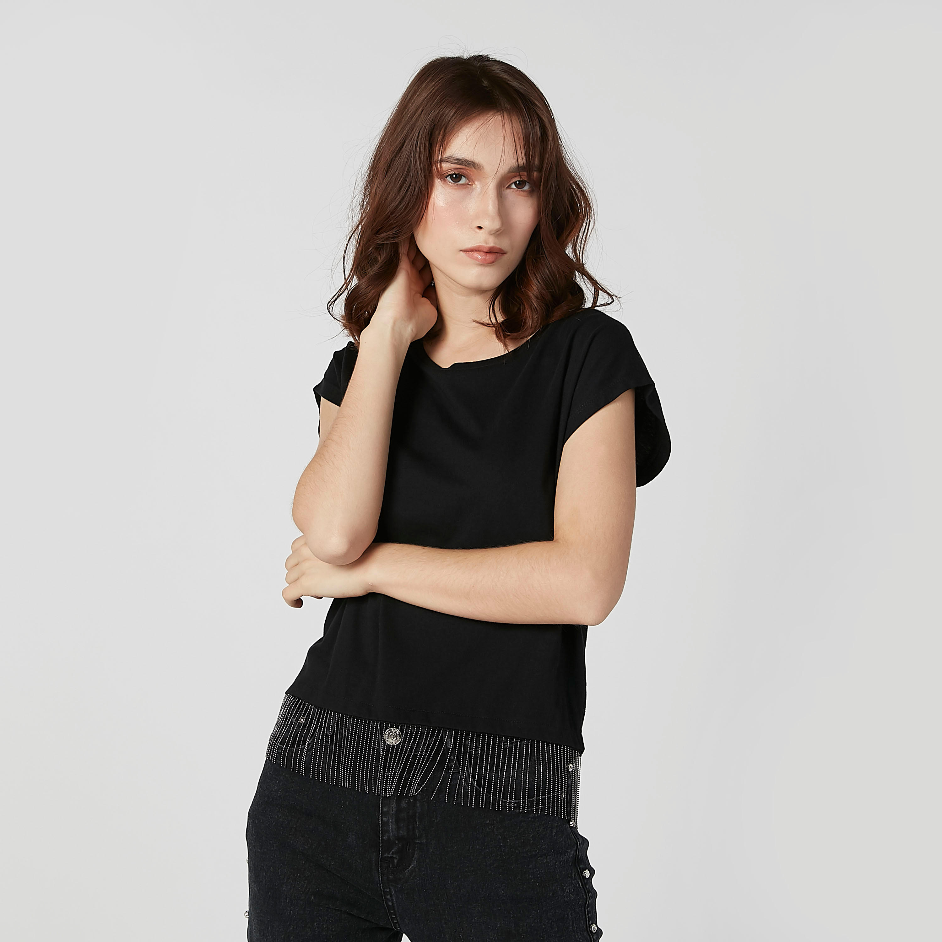 بلوزة سادة بياقة مستديرة وشراشيب-women-clothing-tshirts-image-1