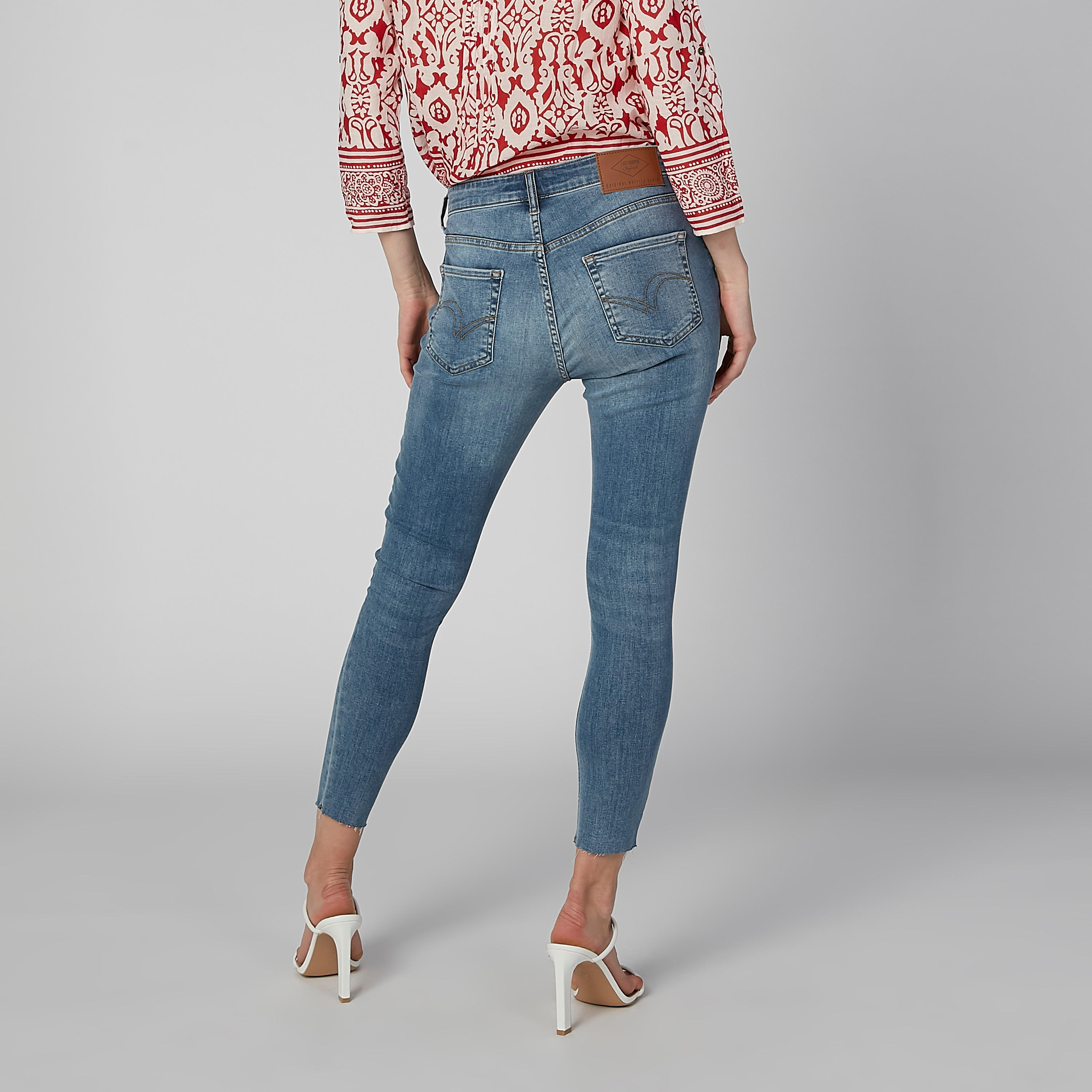بنطال جينز طويل مضلع بجيوب من لي كوبر-women-clothing-bottoms-jeans-image-6