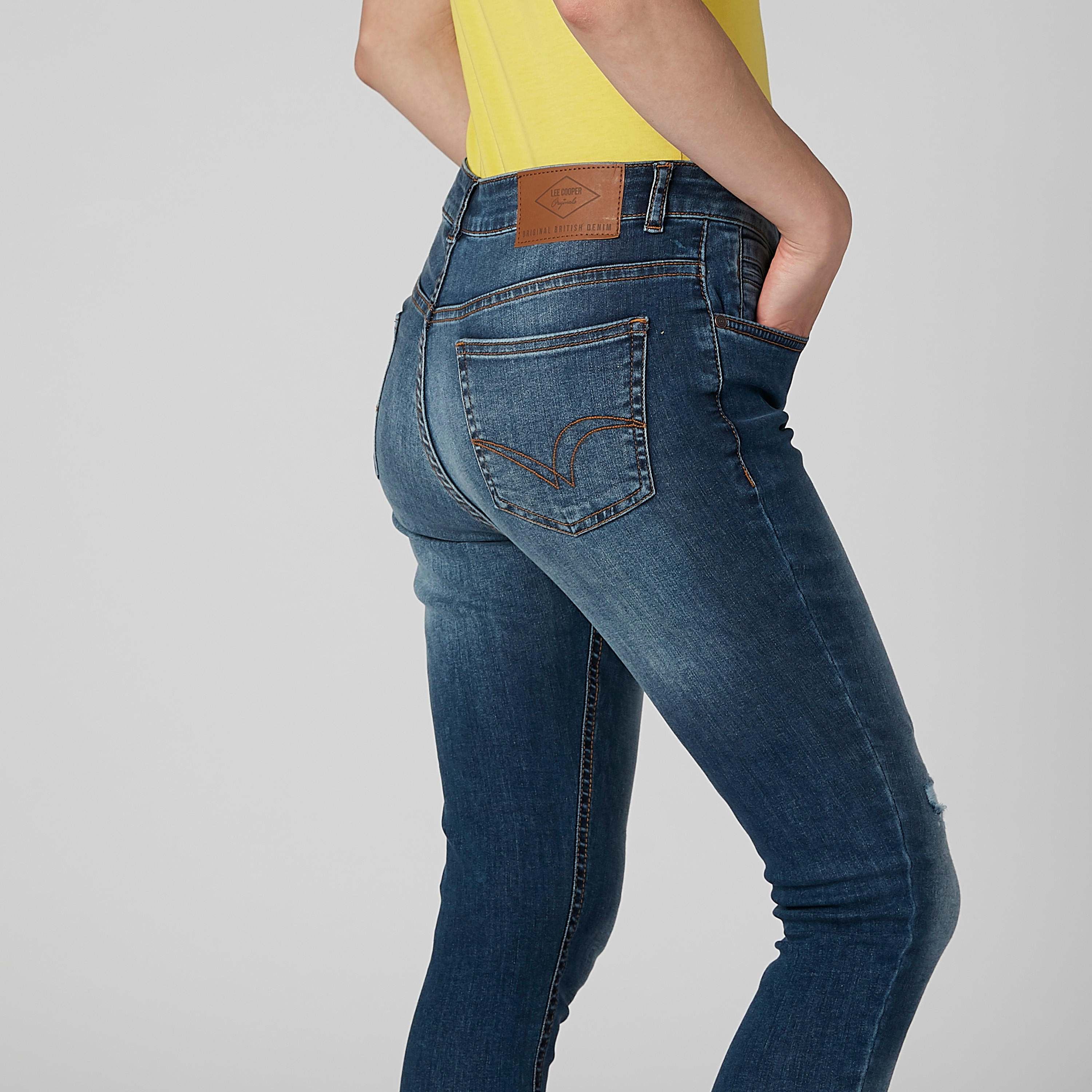 بنطال جينز طويل مضلّع بجيوب من لي كوبر-women-clothing-bottoms-jeans-image-5