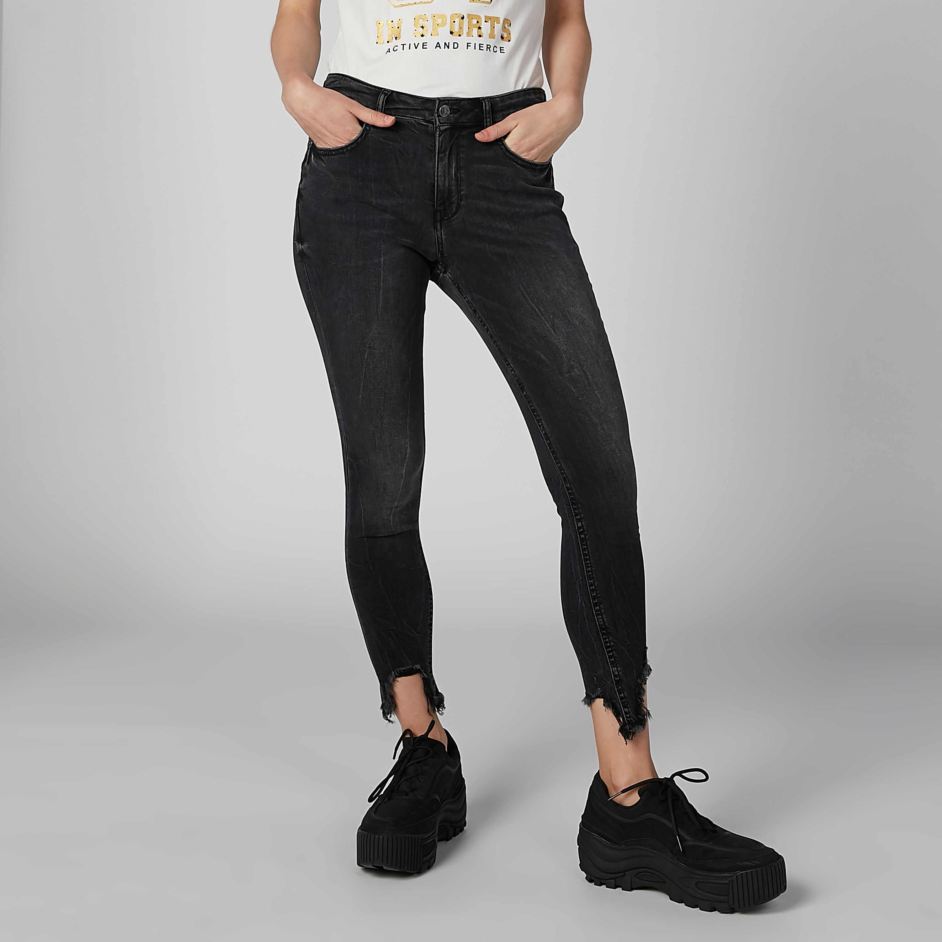 بنطال جينز بجيوب من لي كوبر-women-clothing-bottoms-jeans-image-1