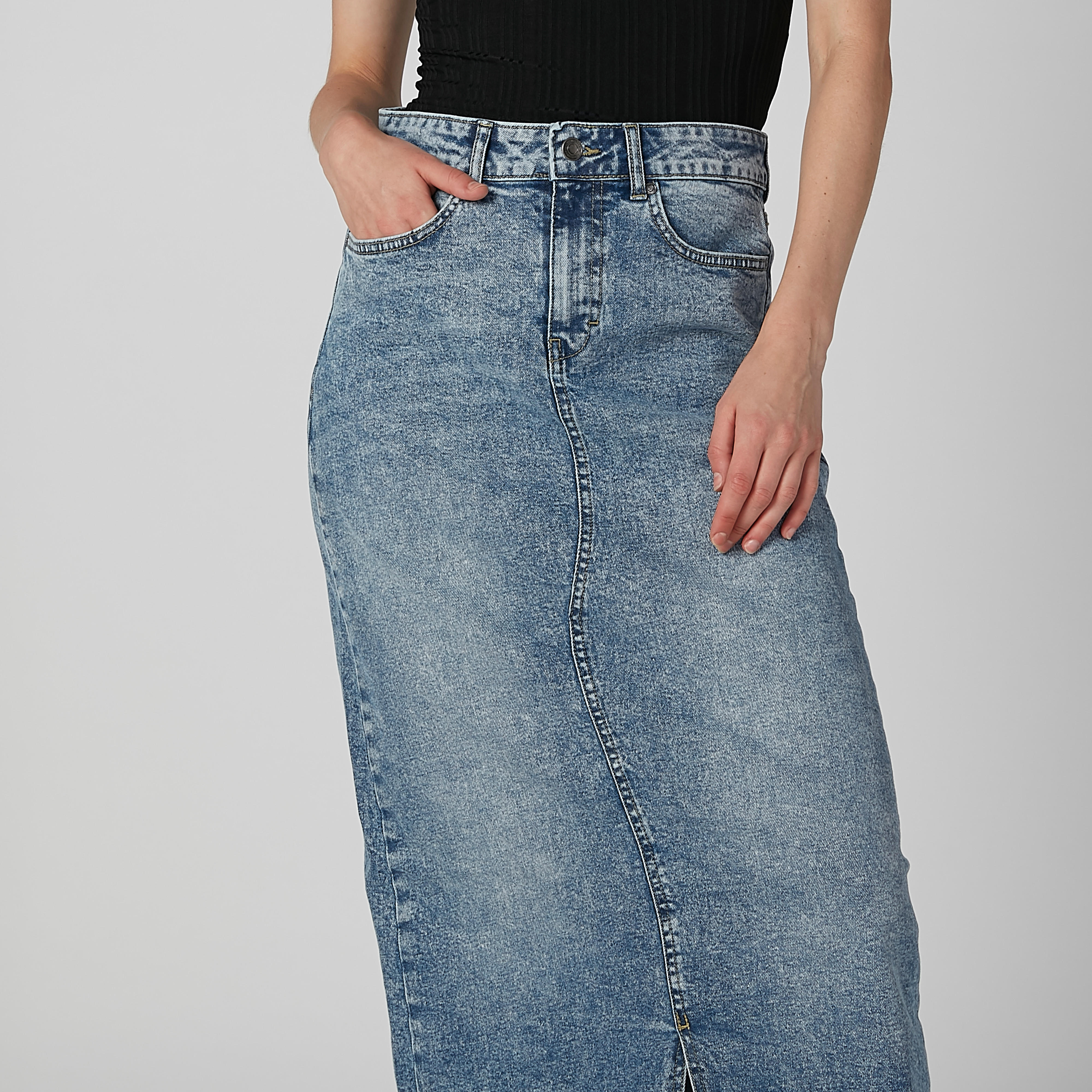 تنورة دينم طويلة بجيوب من لي كوبر-women-clothing-bottoms-skirts-image-1