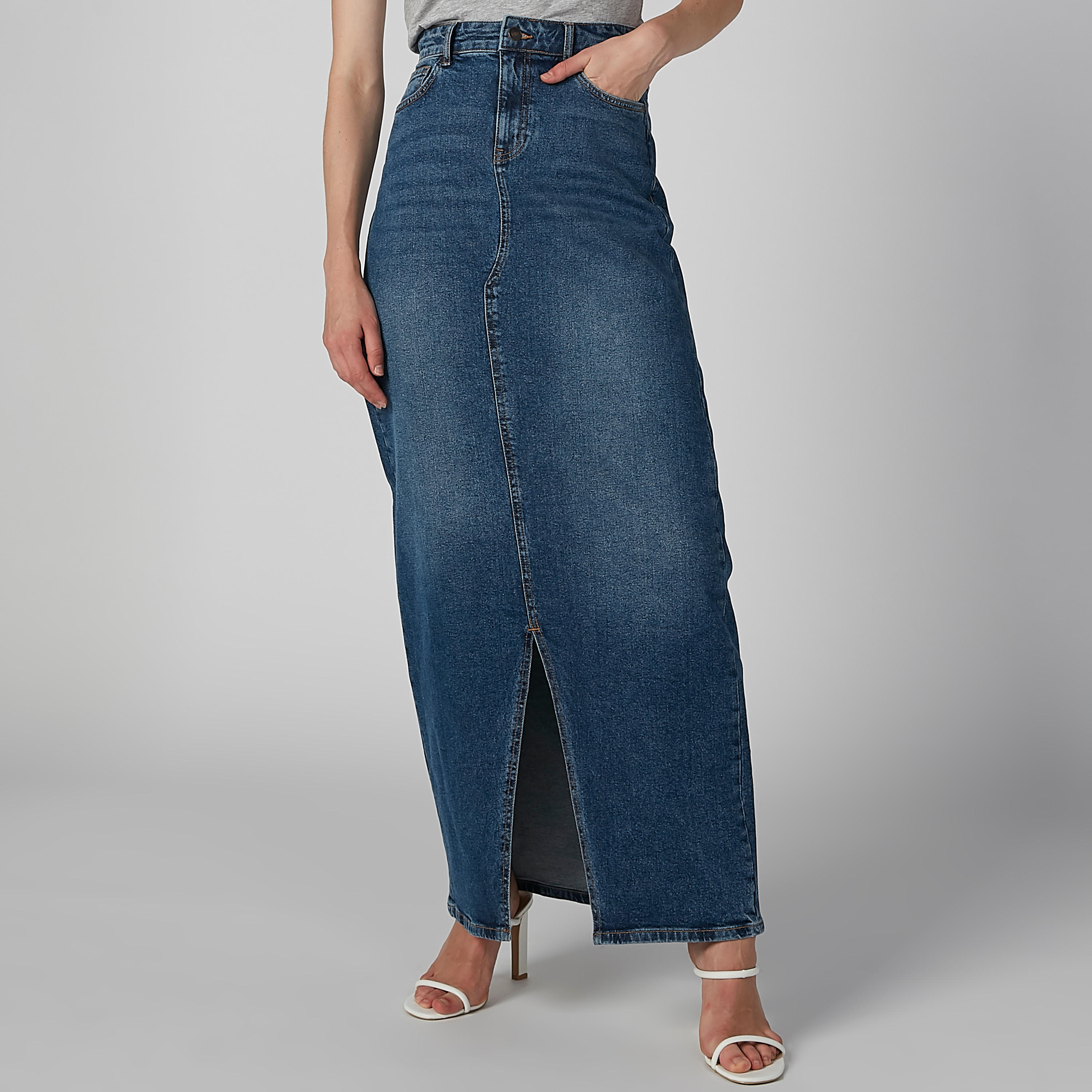 تنورة دينم طويلة بجيوب وفتحة أمامية من لي كوبر-women-clothing-bottoms-skirts-image-4
