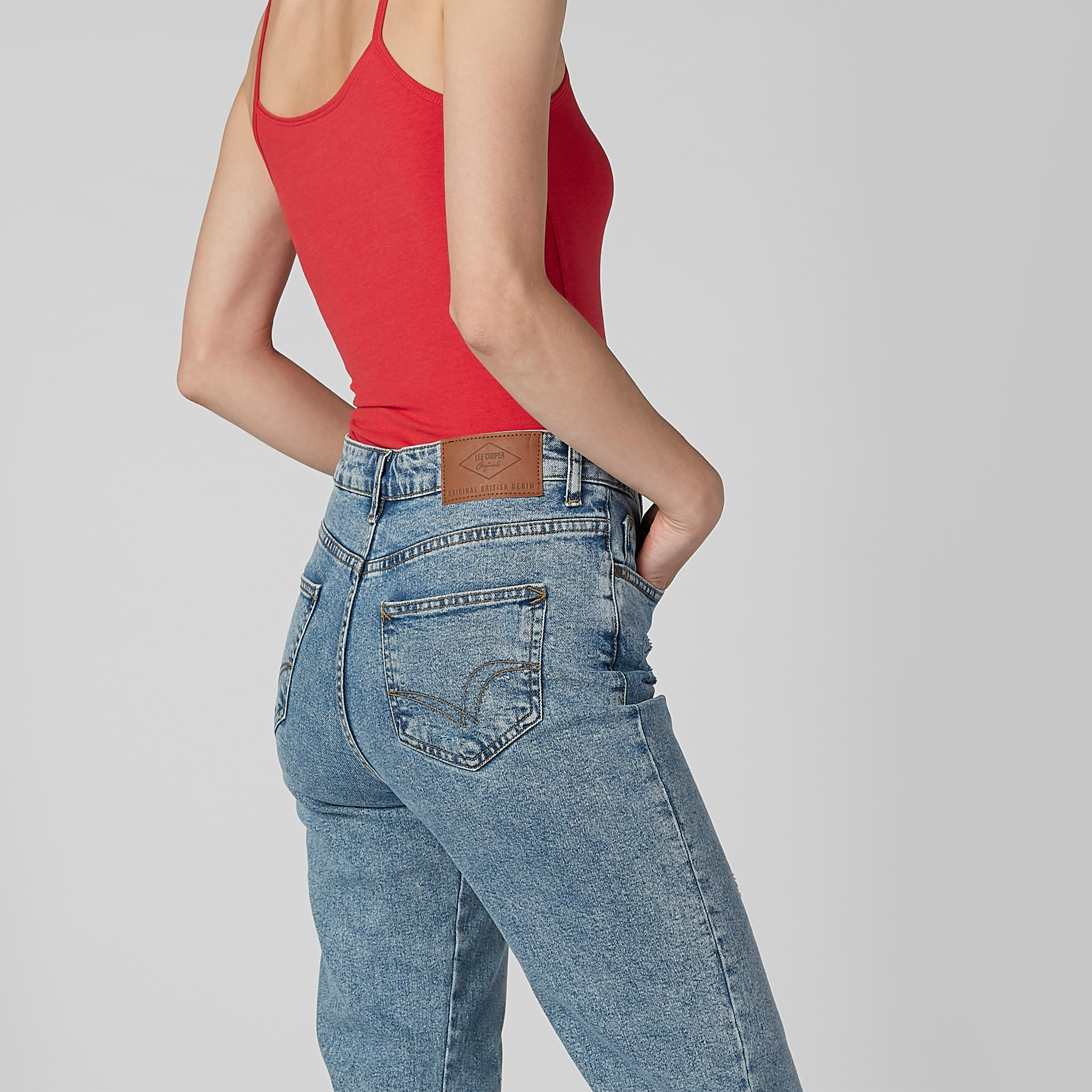 بنطال جينز بقصّة واسعة وجيوب من لي كوبر-women-clothing-bottoms-jeans-image-5