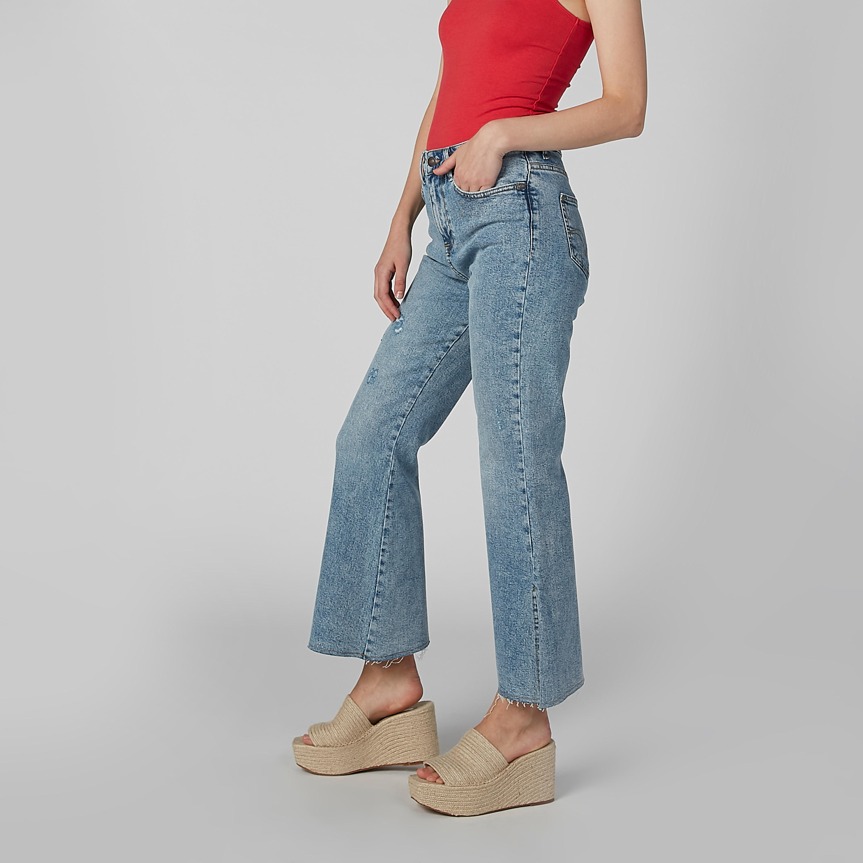 بنطال جينز بقصّة واسعة وجيوب من لي كوبر-women-clothing-bottoms-jeans-image-6