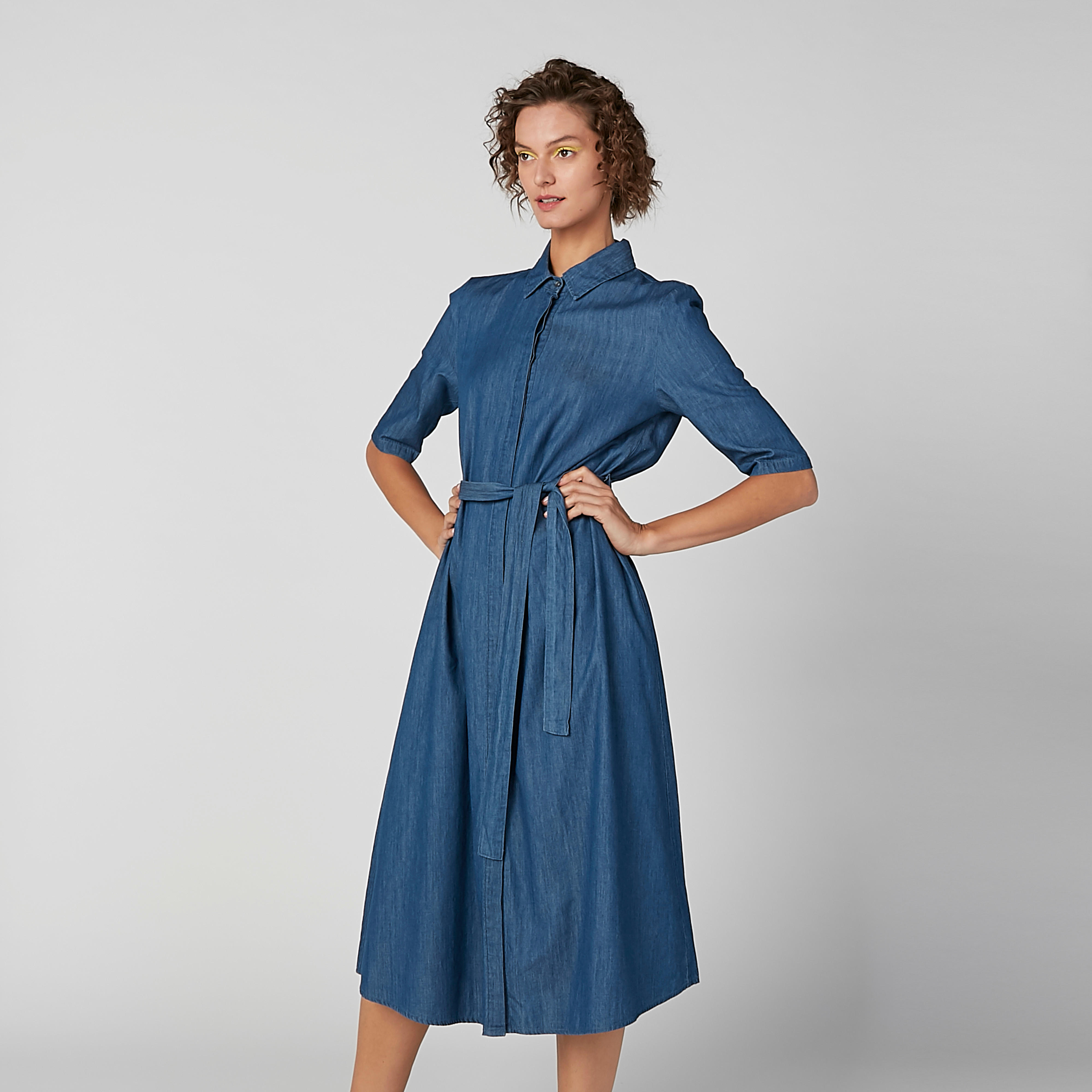 فستان سادة إيه لاين متوسط الطول بأزرار غير مرئية وأربطة من لي كوبر-women-clothing-dresses-image-1