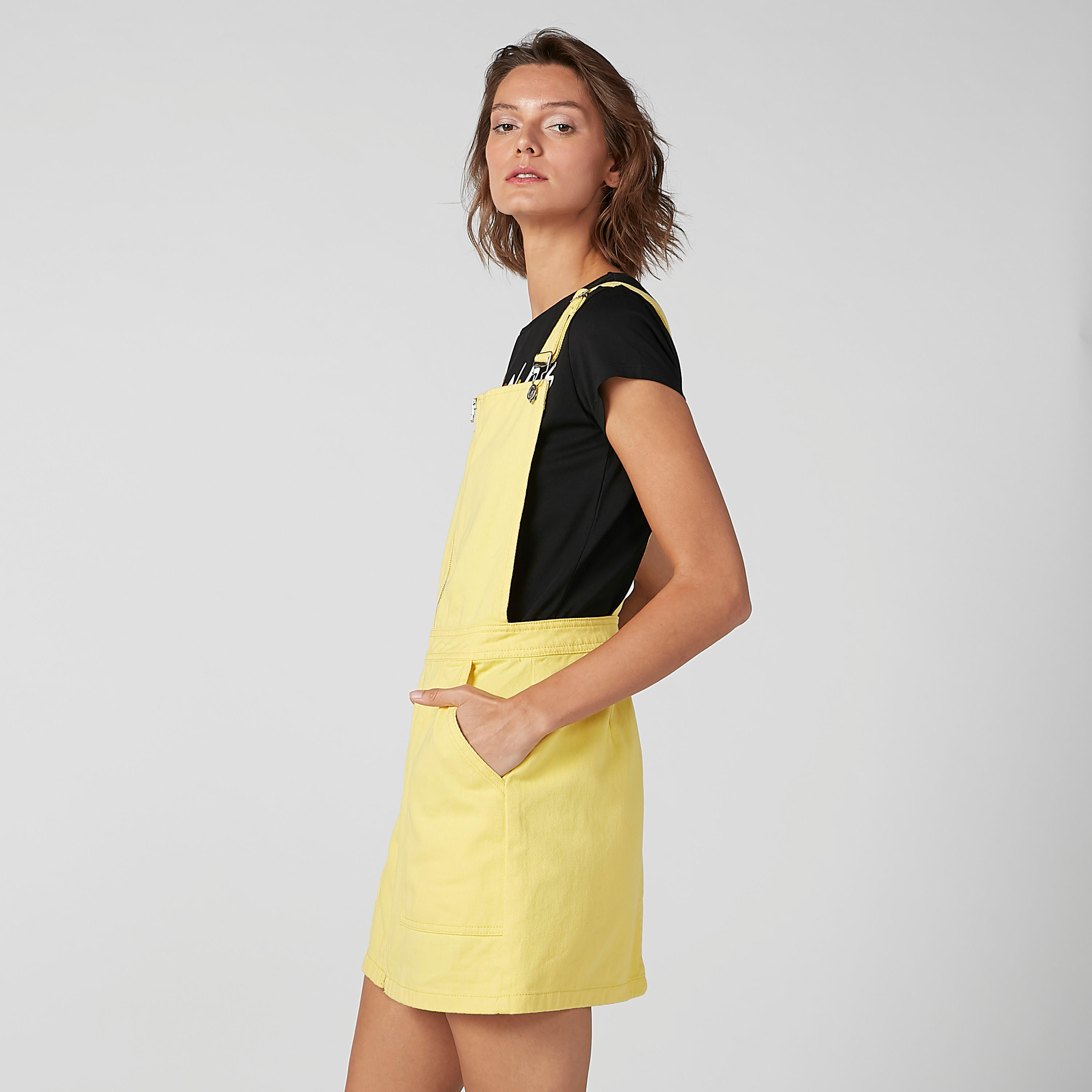 فستان دنغري مريلة دينم بجيوب من لي كوبر-women-clothing-dresses-image-4