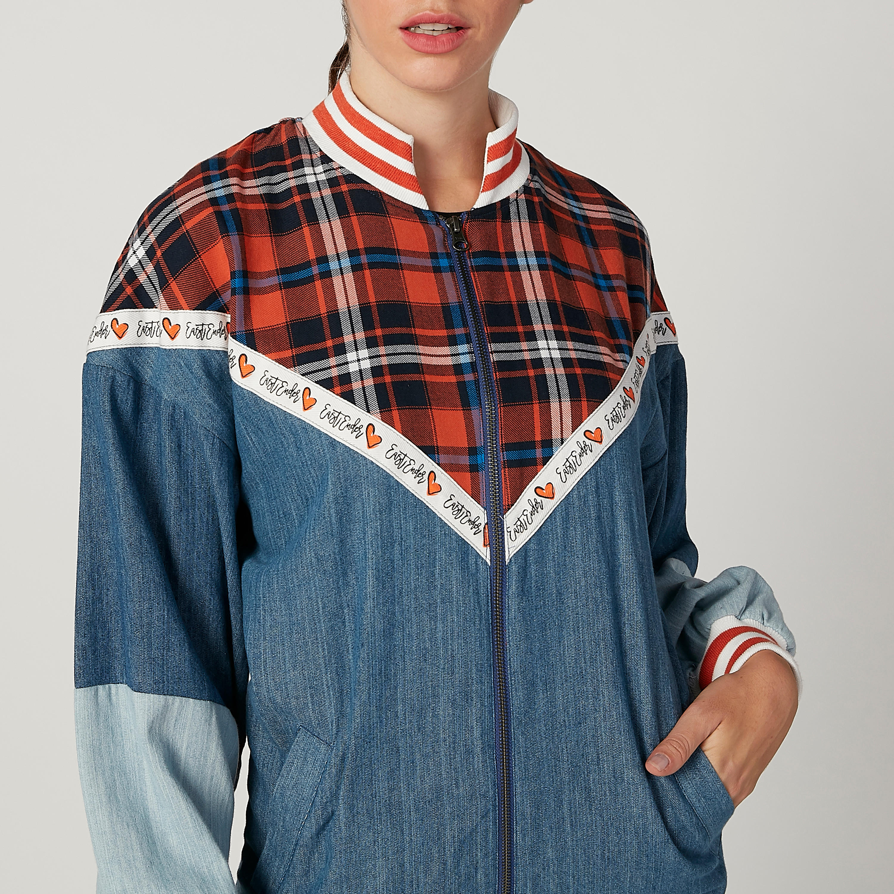جاكيت جينز مستدام بارز الملمس بأكمام طويلة وجيوب-women-winterwear-coatsandjackets-jackets-image-3