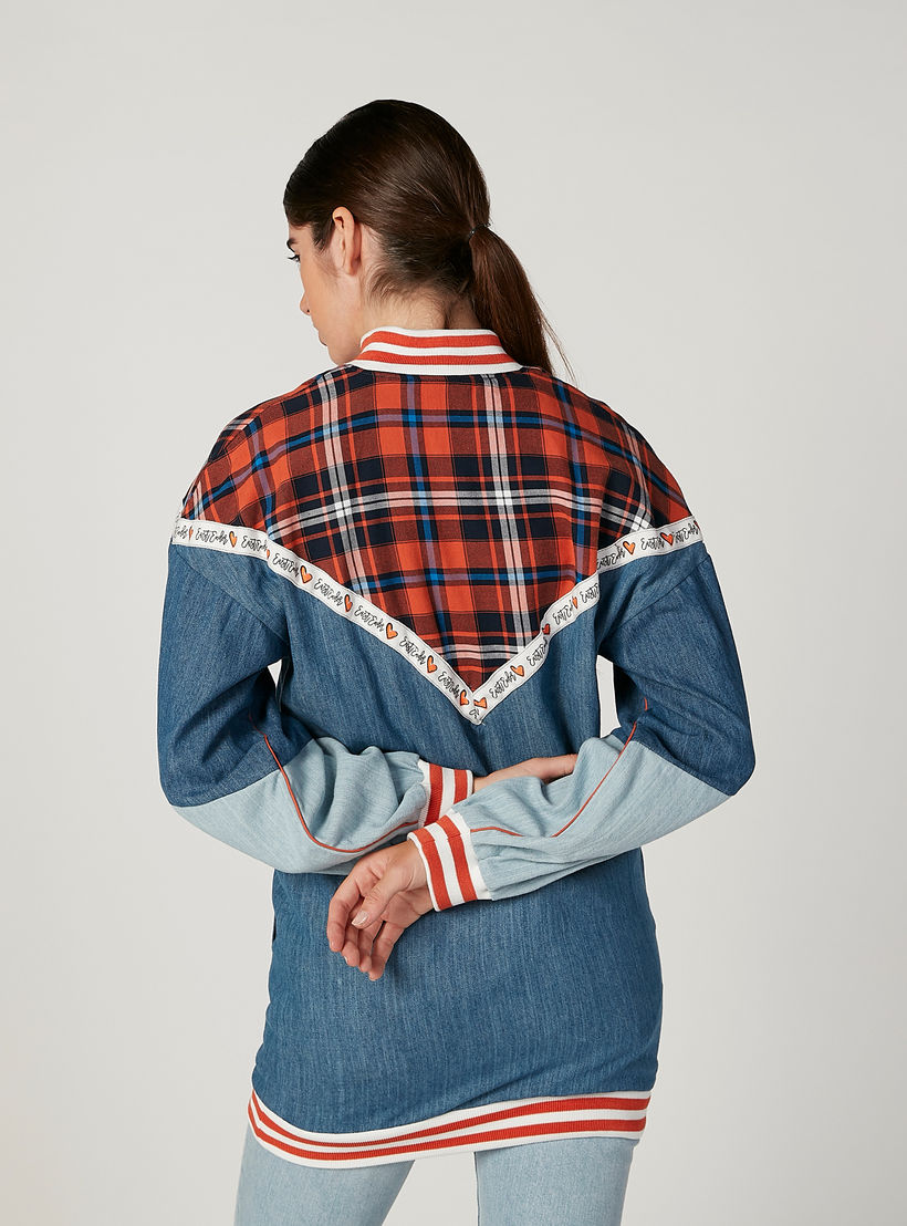جاكيت جينز مستدام بارز الملمس بأكمام طويلة وجيوب-women-winterwear-coatsandjackets-jackets-image-4