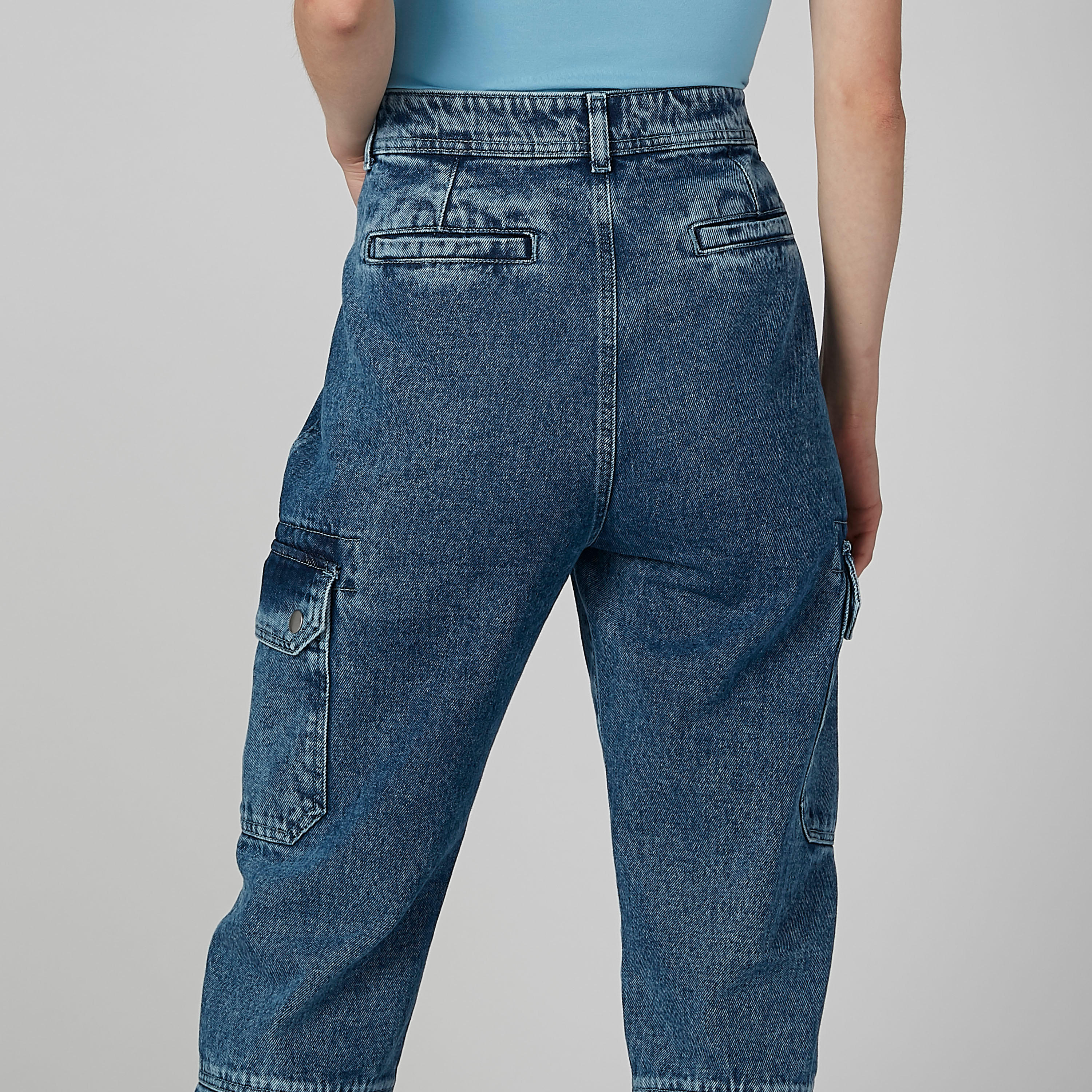 بنطلون جينز مستدام مكبل بجيوب وأطراف مطّاطيّة-women-clothing-bottoms-jeans-image-6