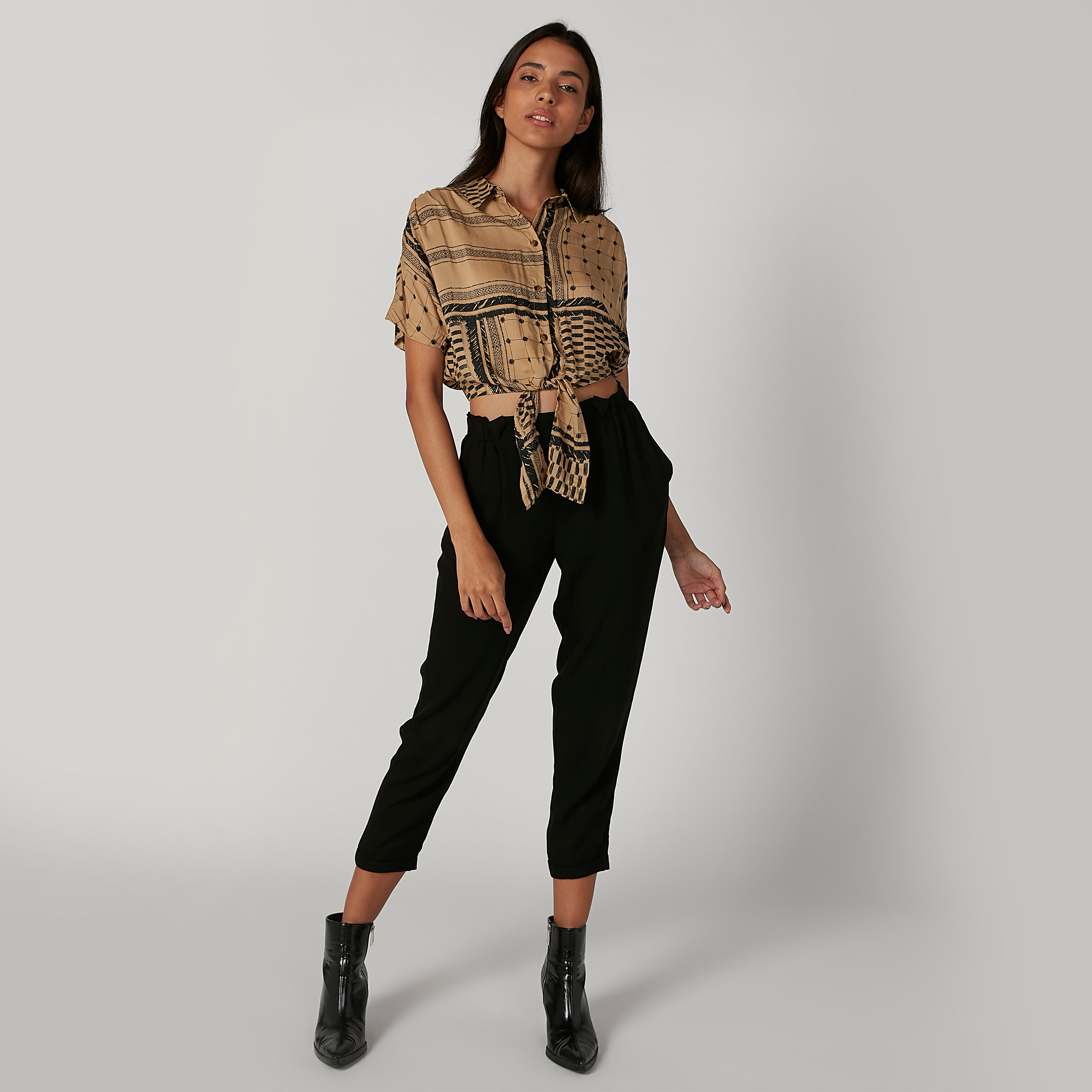 بلوزة مستدامة قصيرة سادة بأكمام قصيرة وأربطة -women-clothing-shirtsandblouses-blouses-image-3