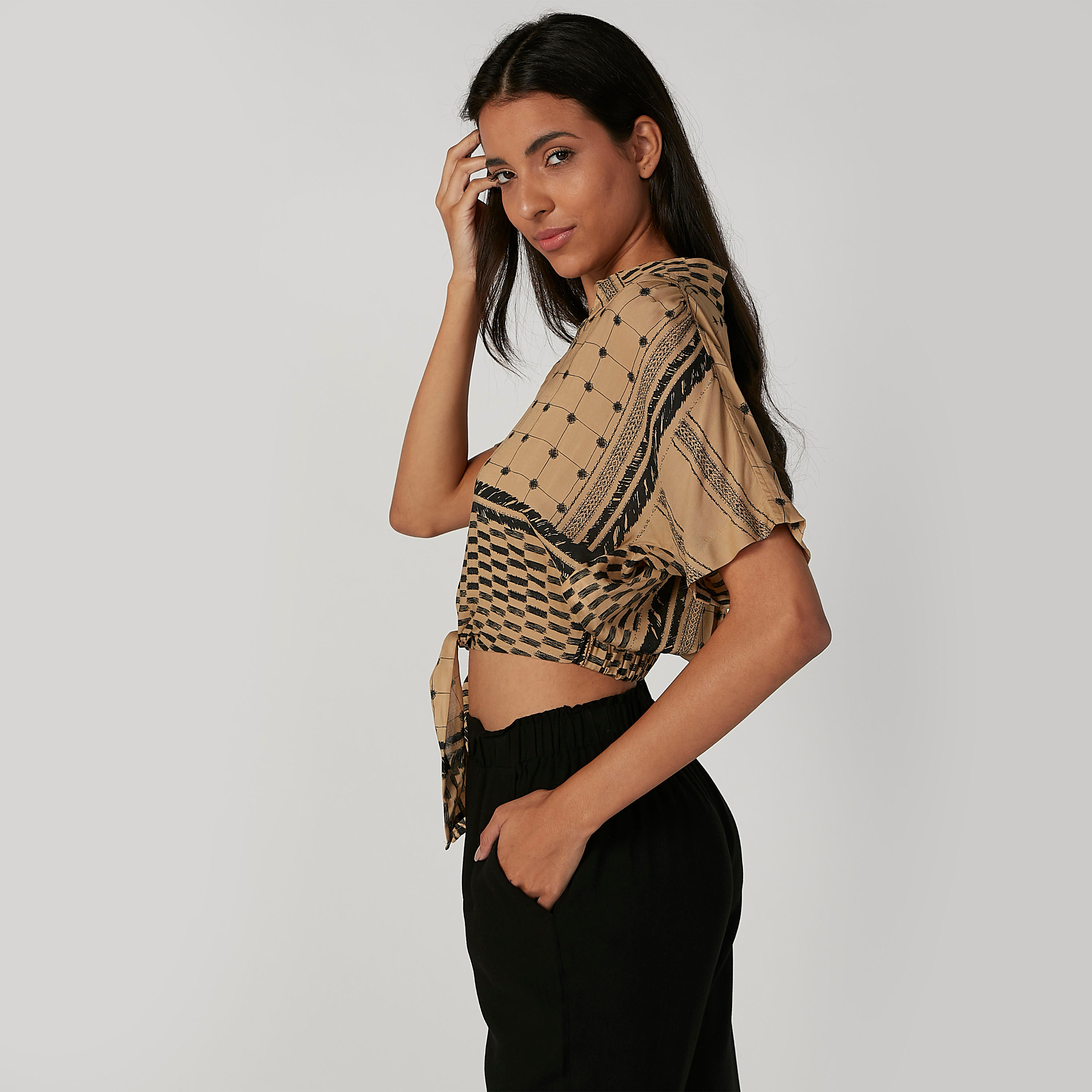بلوزة مستدامة قصيرة سادة بأكمام قصيرة وأربطة -women-clothing-shirtsandblouses-blouses-image-4