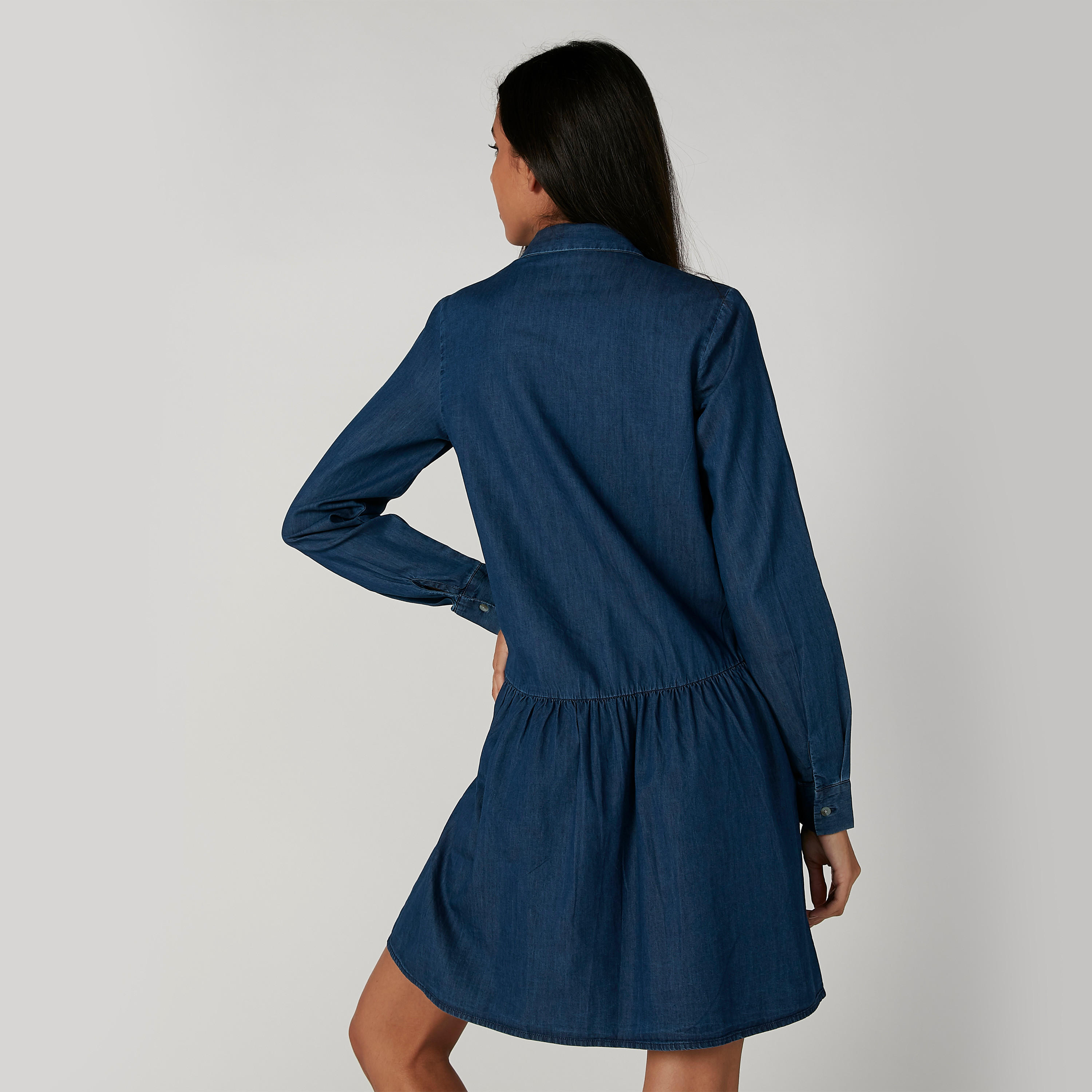 فستان قميص جينز مستدام ميدي بأكمام طويلة-women-clothing-dresses-image-2