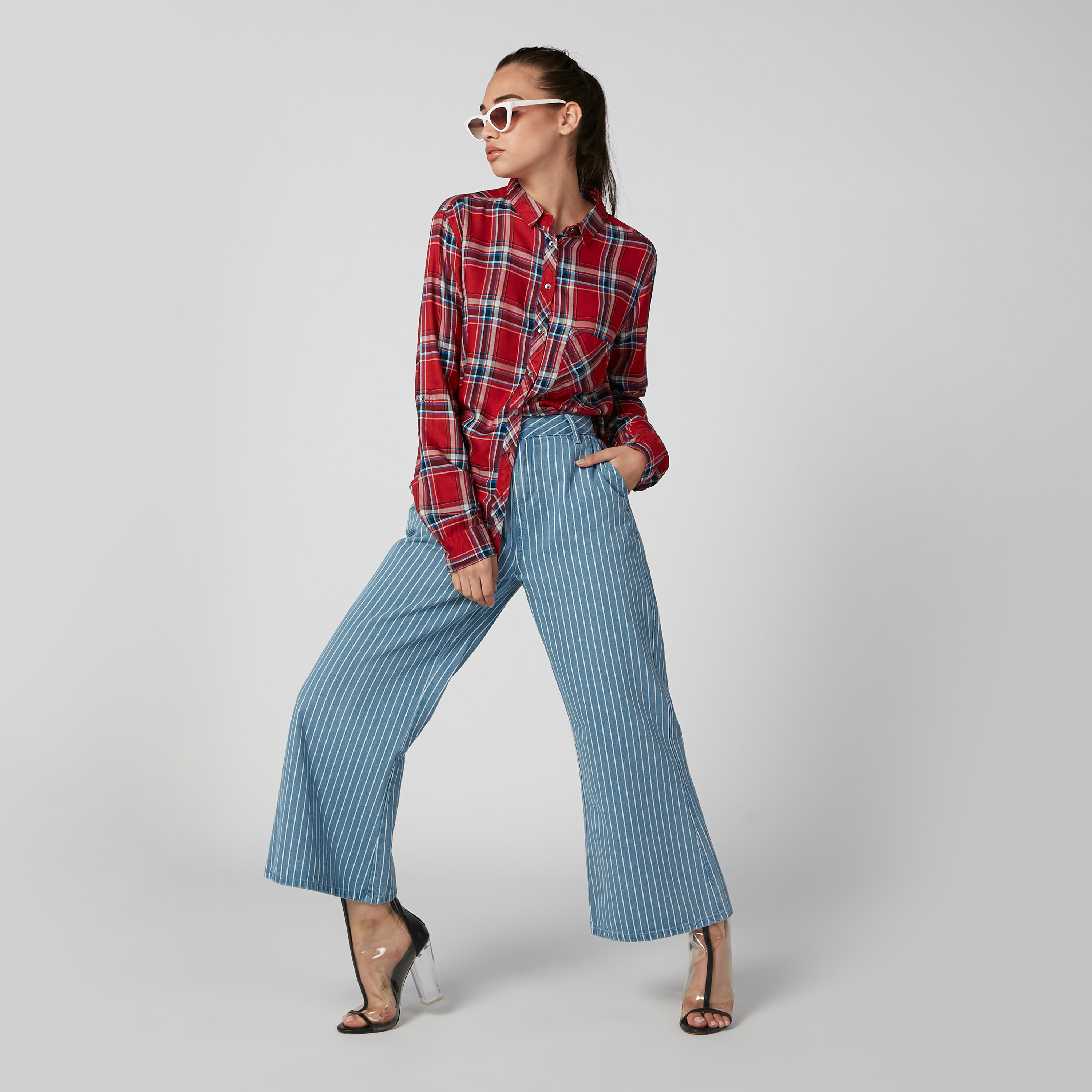 قميص كاروهات بأكمام طويلة وجيب على الصدر من لي كوبر-women-clothing-shirtsandblouses-shirts-image-2