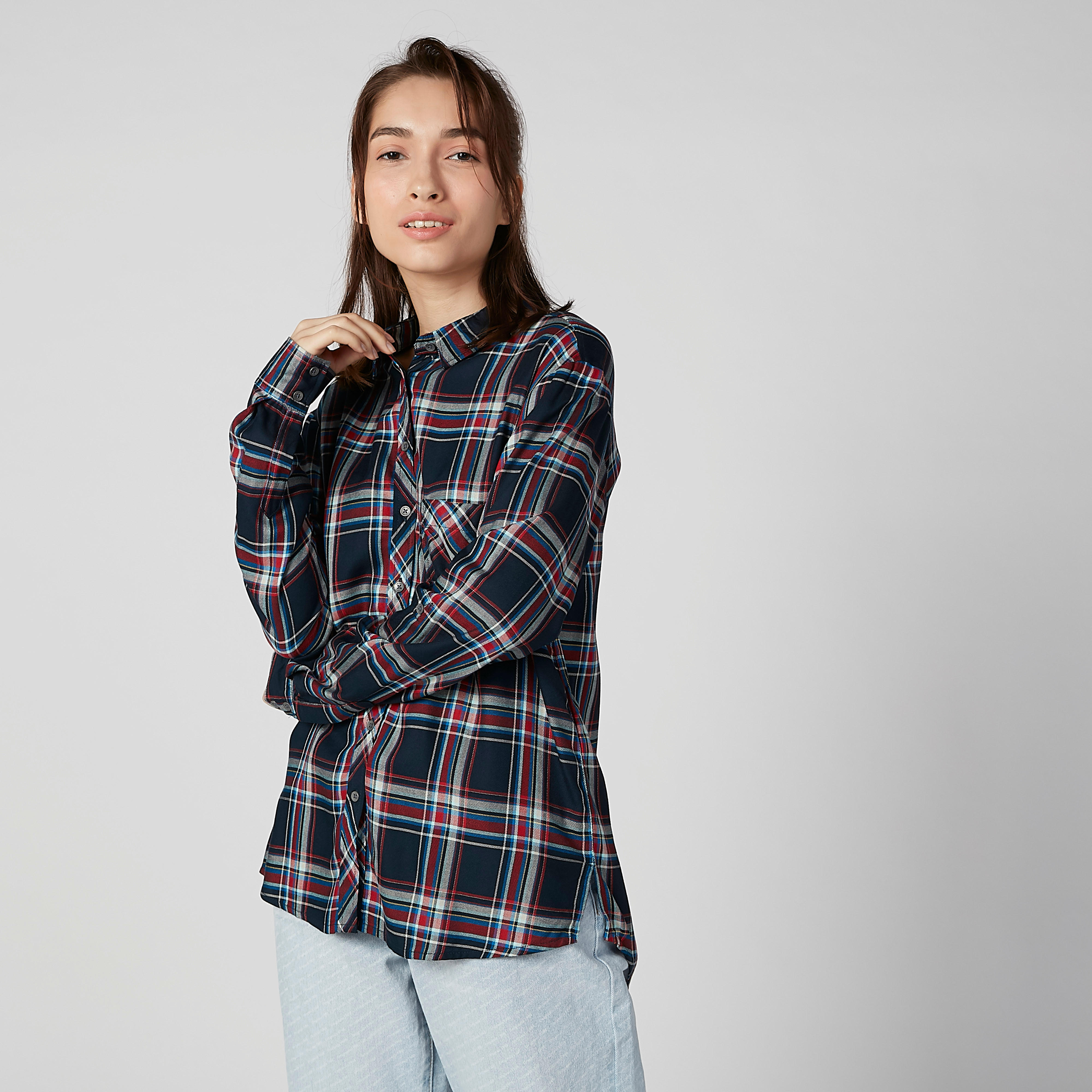 قميص كاروهات بياقة عاديّة وأكمام طويلة من لي كوبر-women-clothing-shirtsandblouses-shirts-image-2